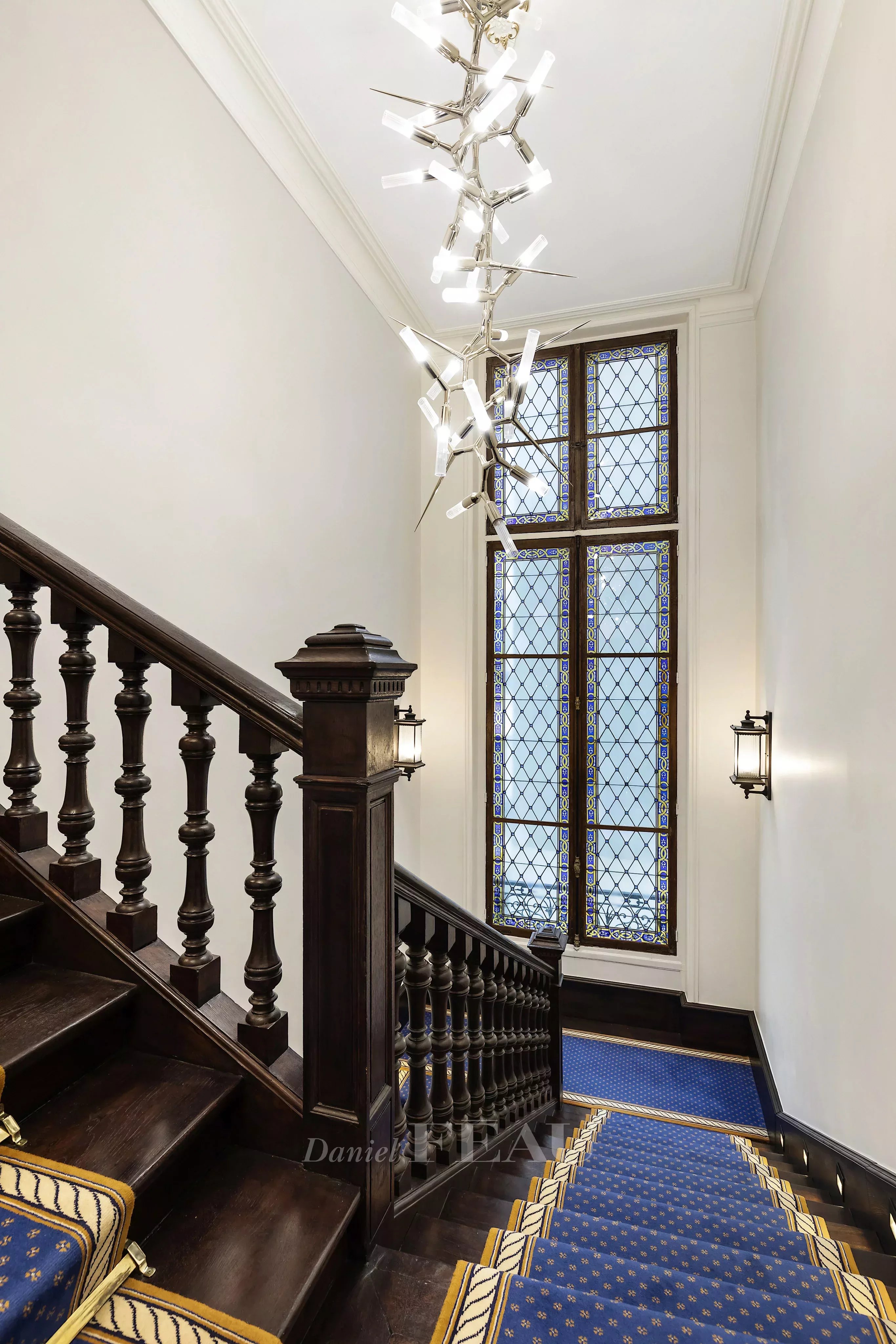 Sale Mansion Paris 8th