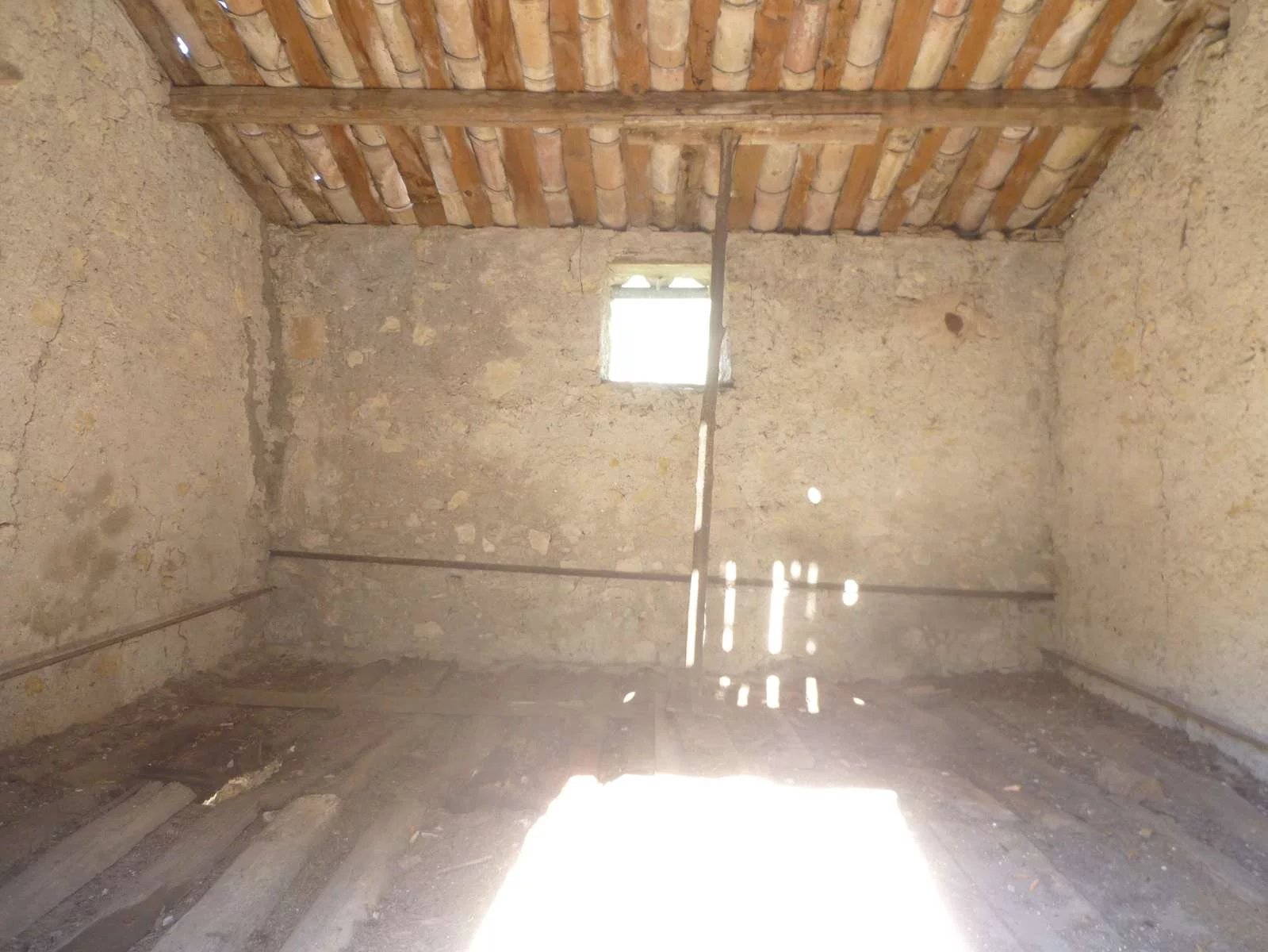 Grange et terrain constructible 2586 m² - Photo 4