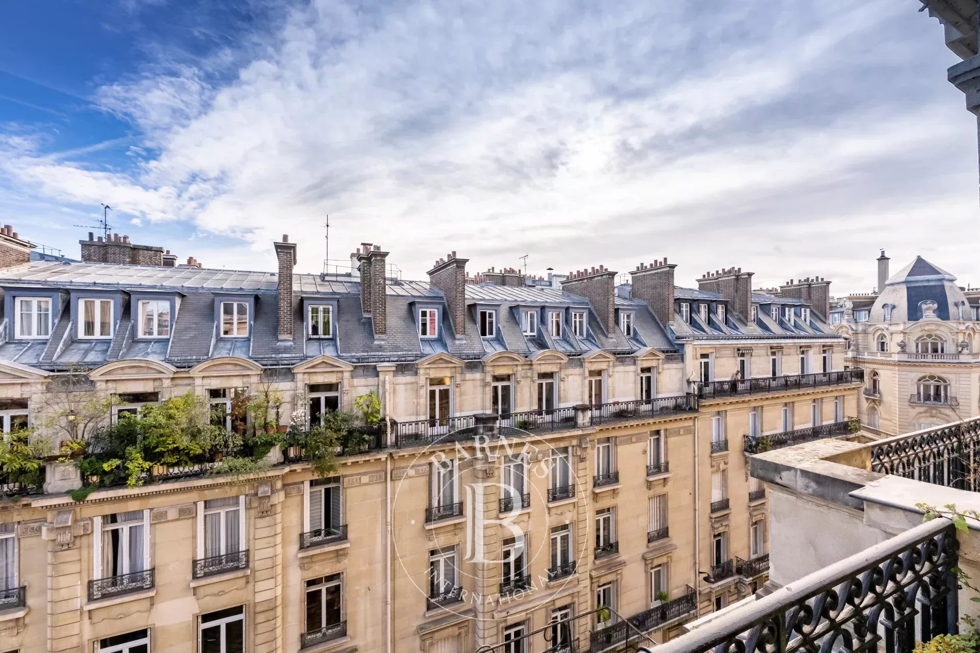 Daire Paris 8ème - picture 15