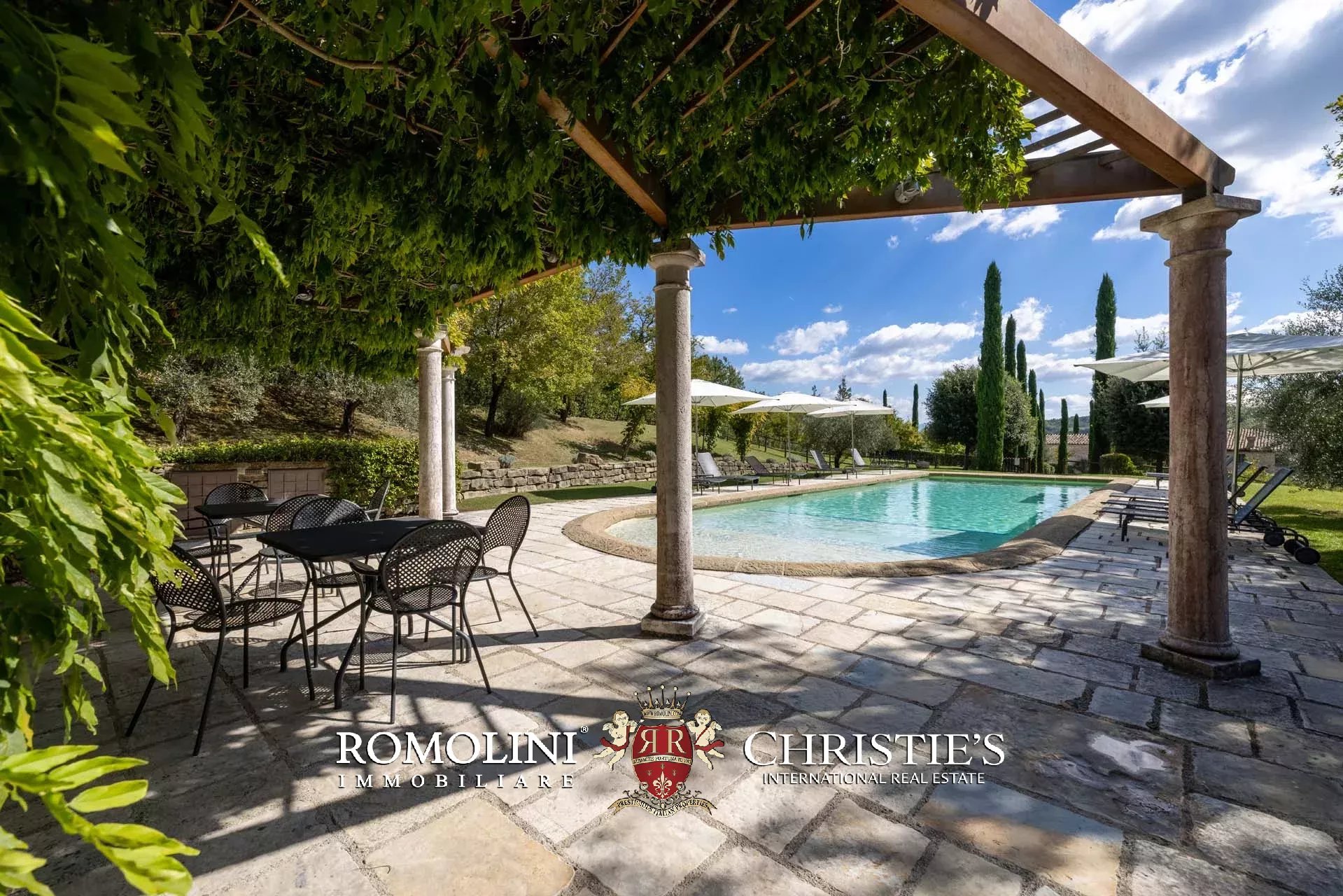 8 Bedroom Villa/Townhouse's Image 7