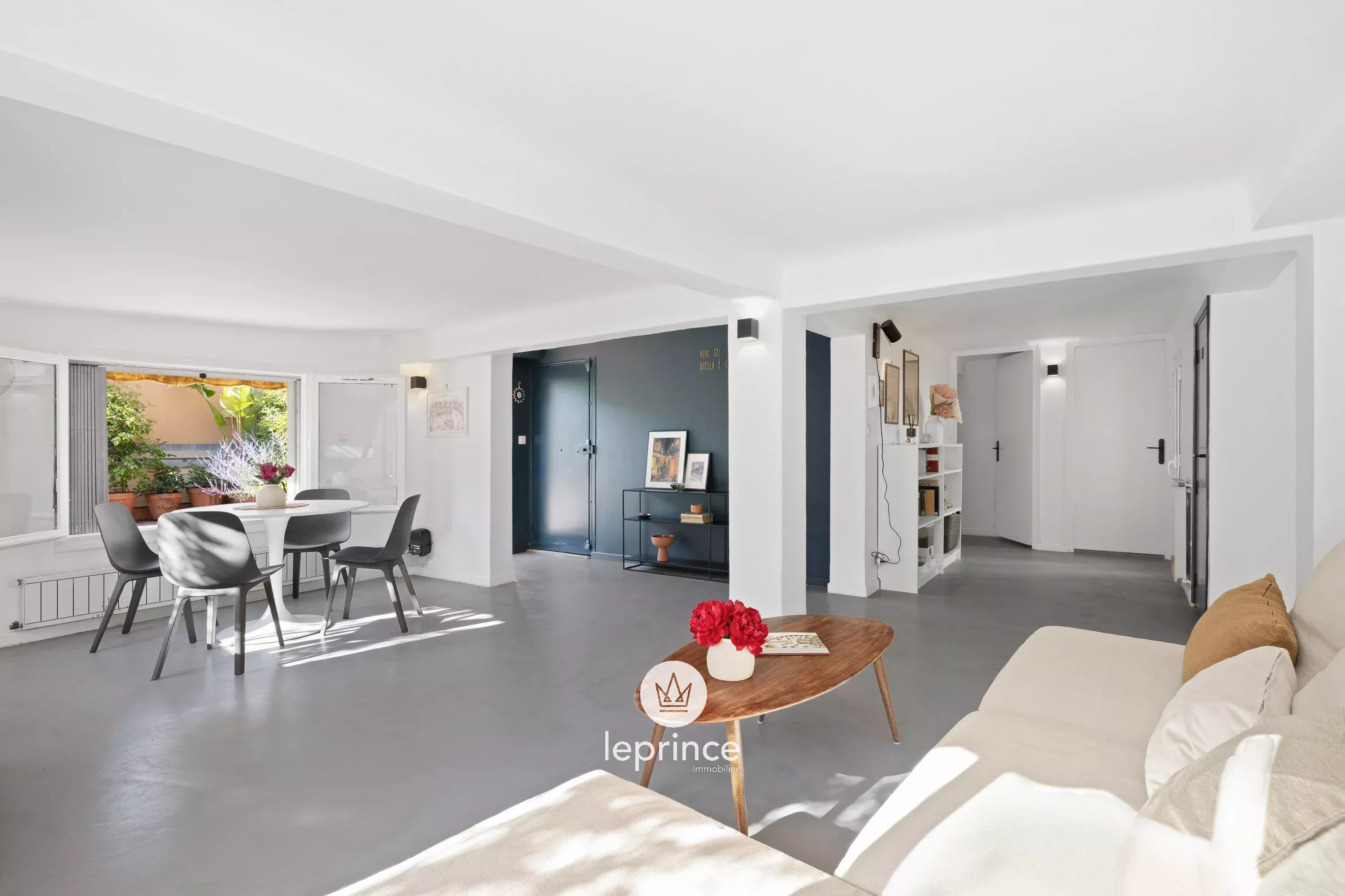 Nice – Fleurs – 2 Bedroom – Top Floor – Terrace