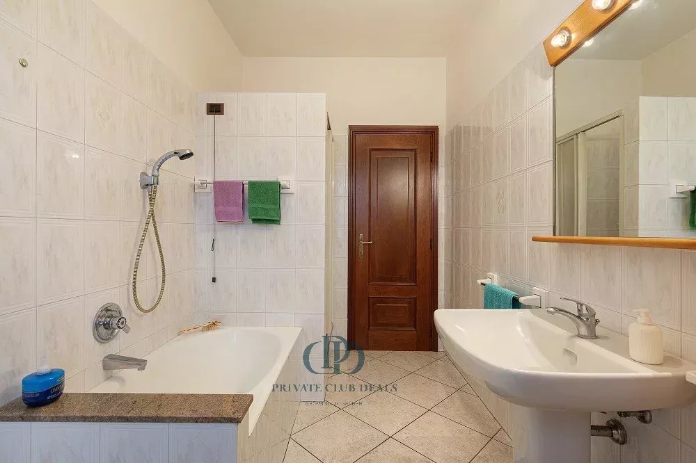 Villa Olgiate Comasco - picture 16