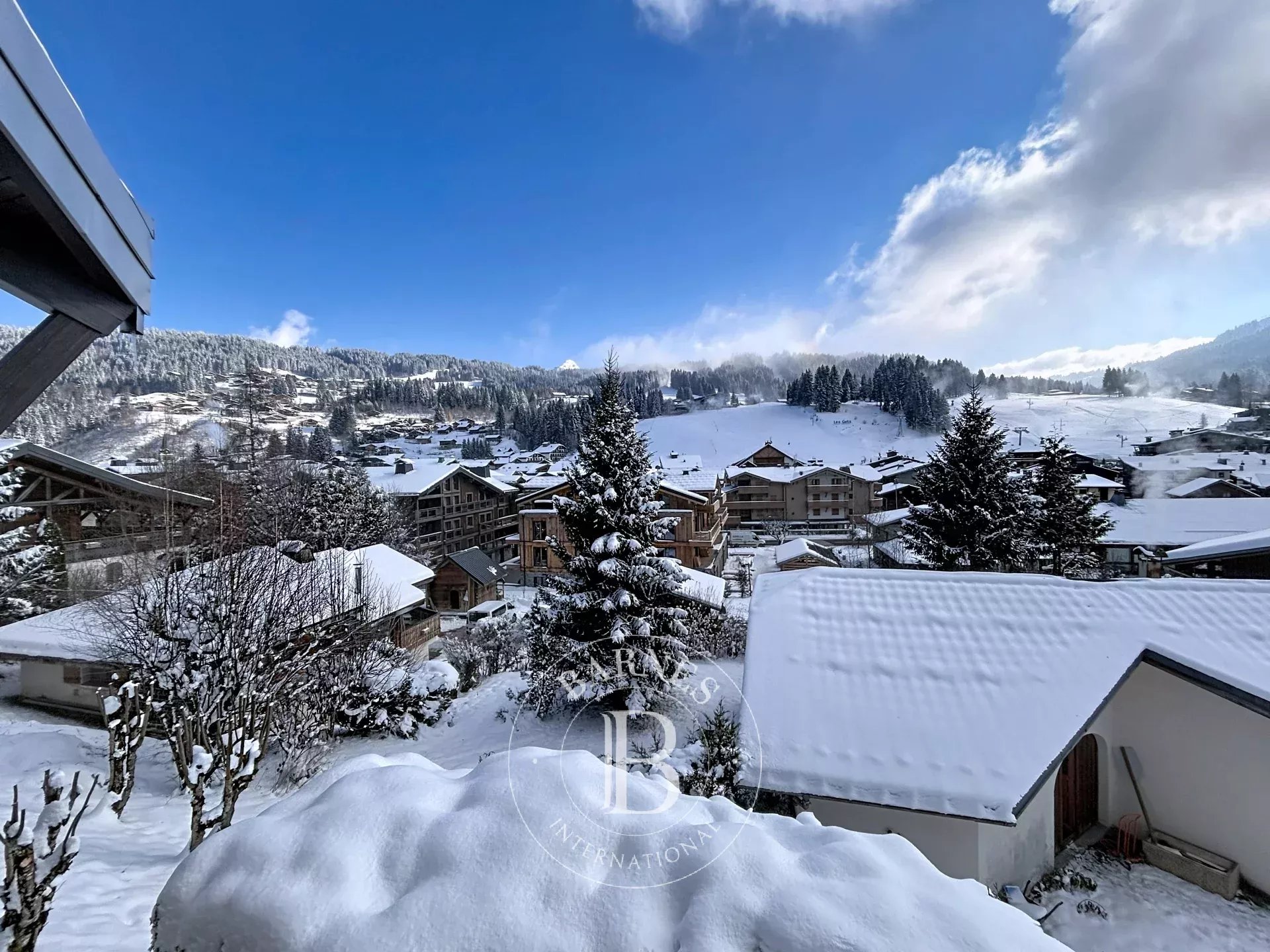 Photo of Les Gets - Unique chalet of 167 sqm with panoramic views in the village center – 4 bedrooms