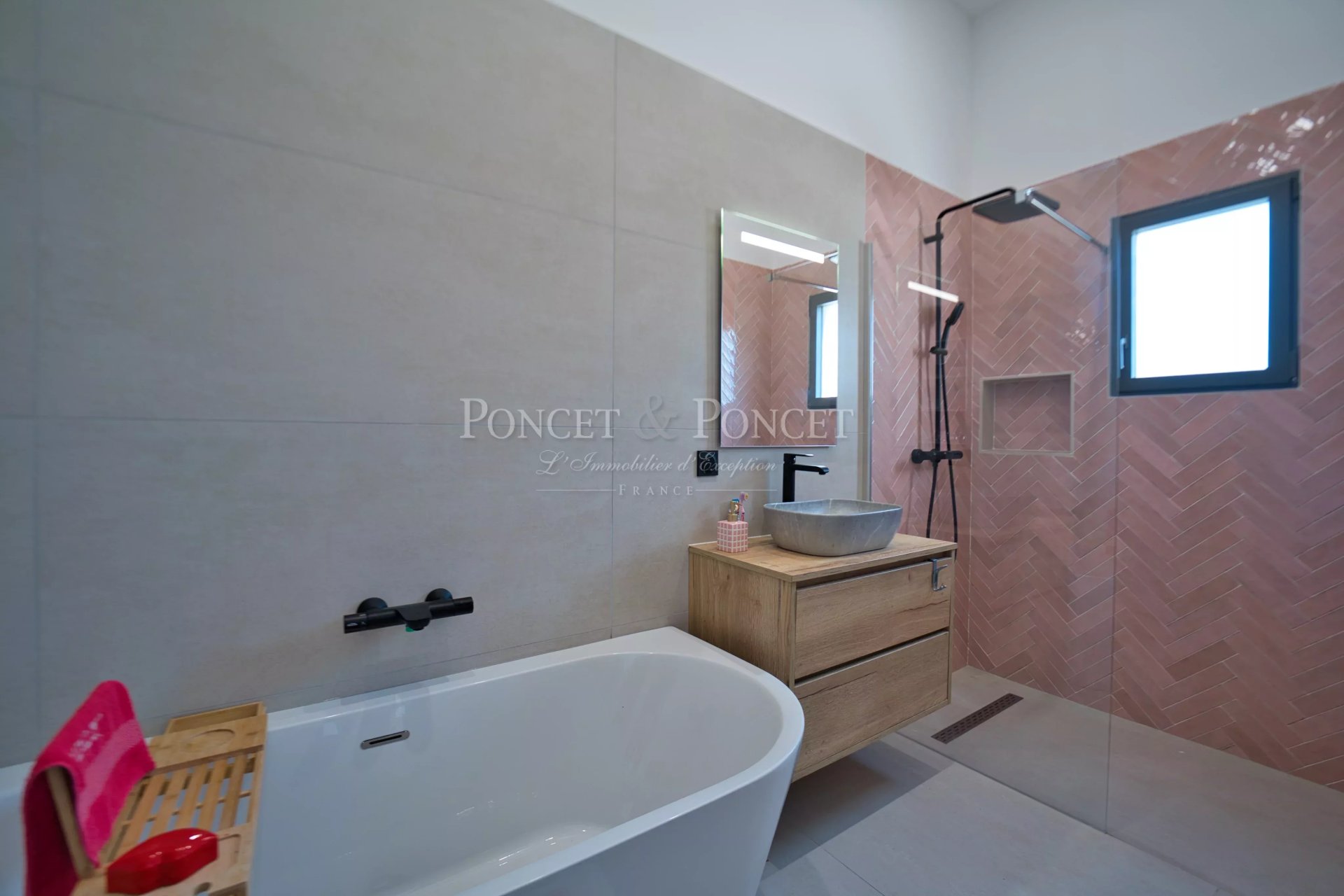 5 Bedroom Villa/Townhouse's Image 10