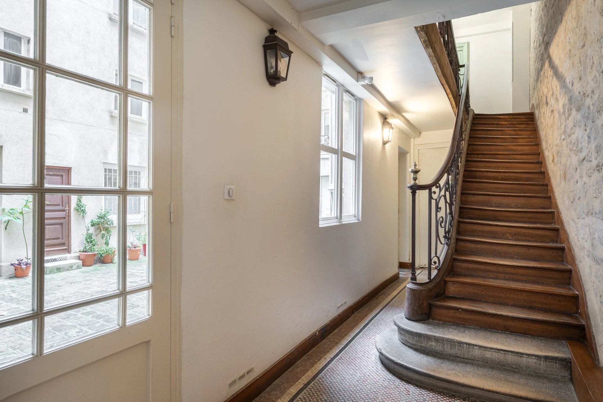 2 Bedroom Apartment/Flat's Image 7