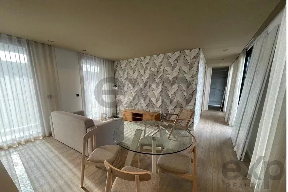 Arrenda-se apartamento excelente T2 novo, com 2 frentes, perto do Hospital de São João do Porto