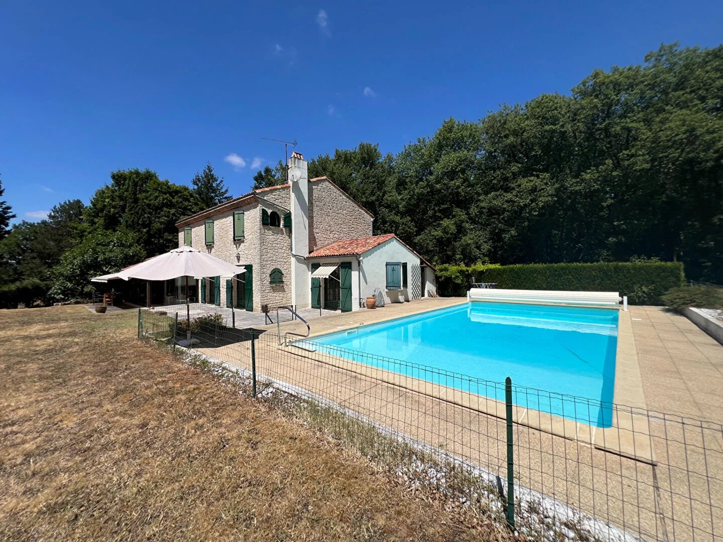 Maison 10 pièces 265 m² VERRIERES !