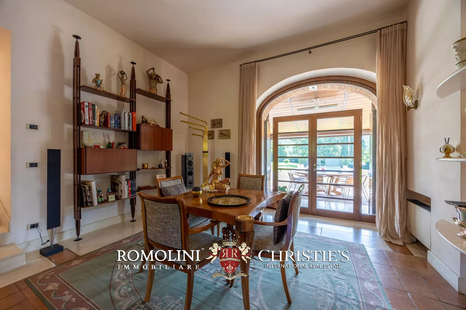 4 Bedroom Villa/Townhouse's Image 36