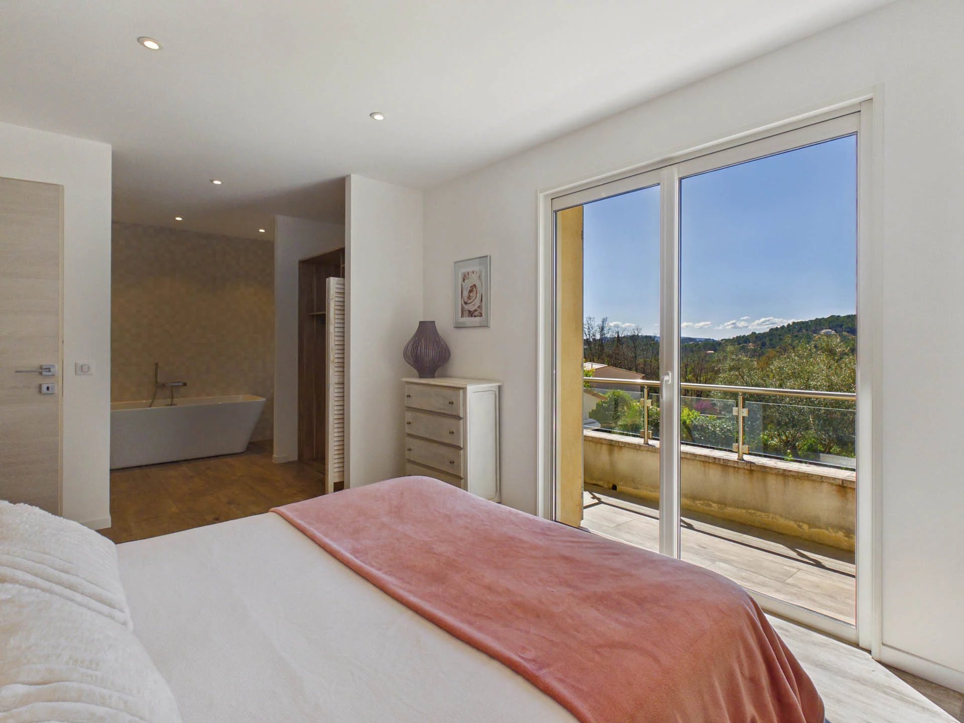 Modern villa with swimming pool - Seillans