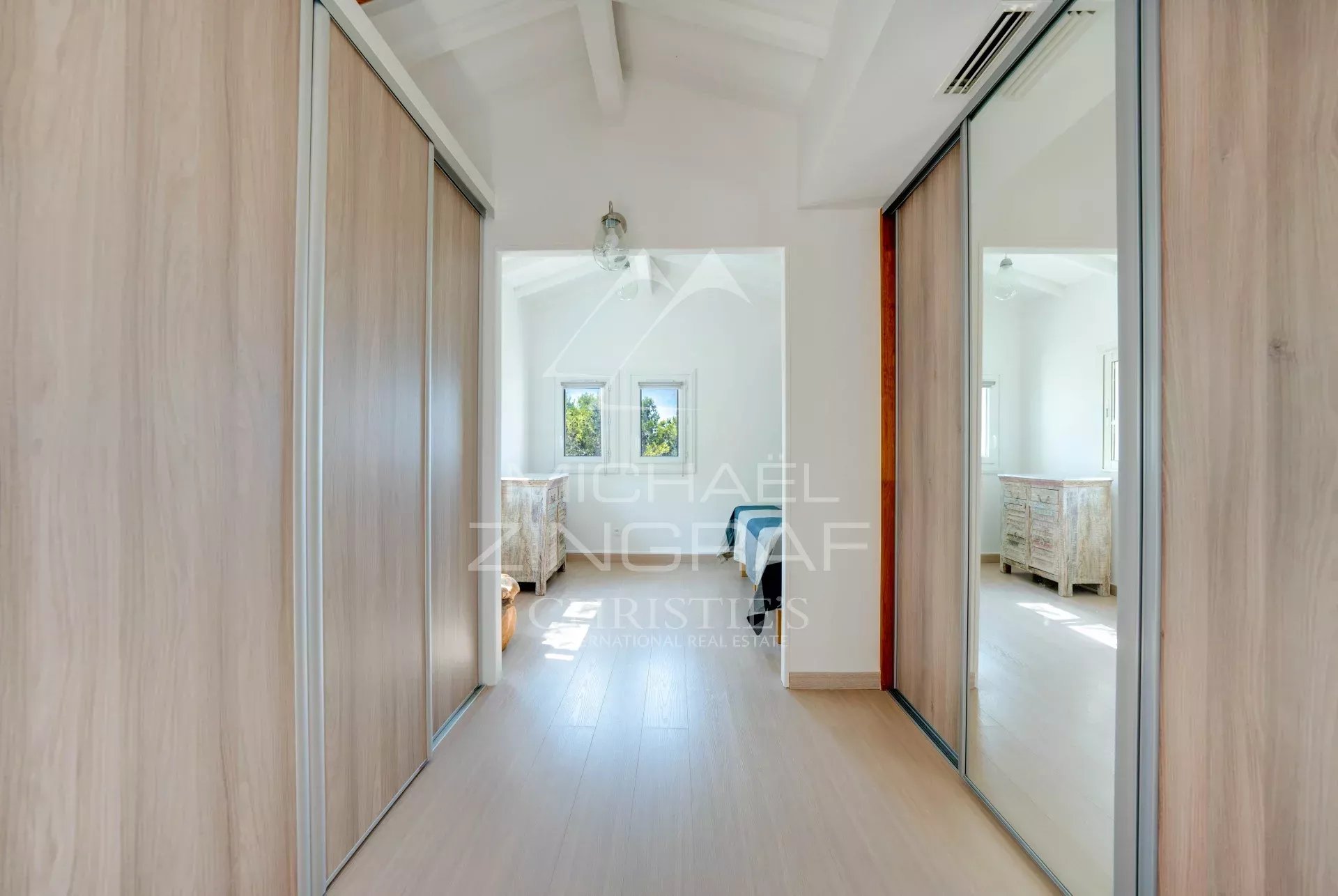 4 Bedroom Villa/Townhouse's Image 8