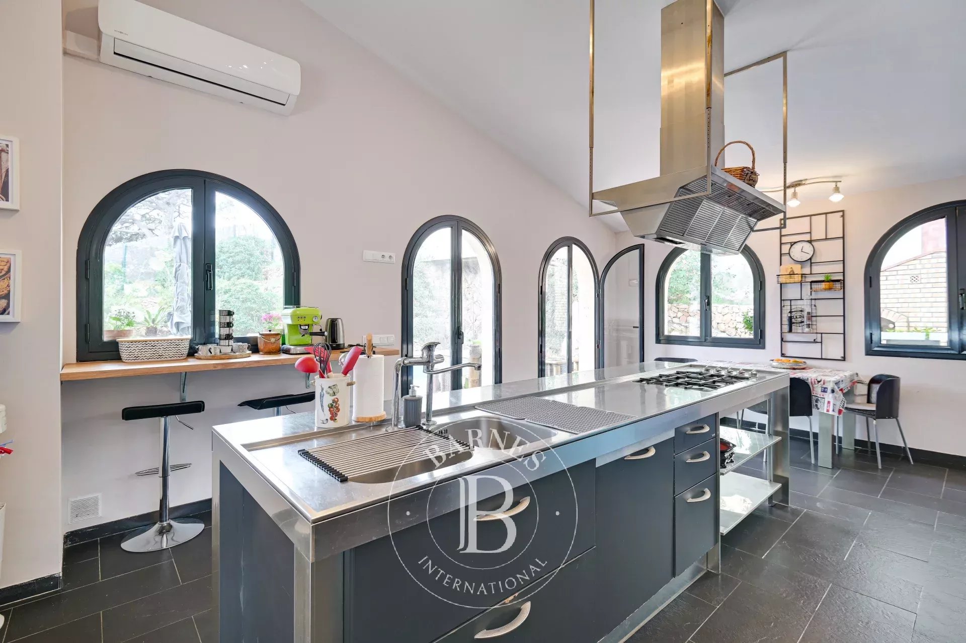 Magnificent villa with sea views in Sant Feliu de Guíxols, Costa Brava - picture 12