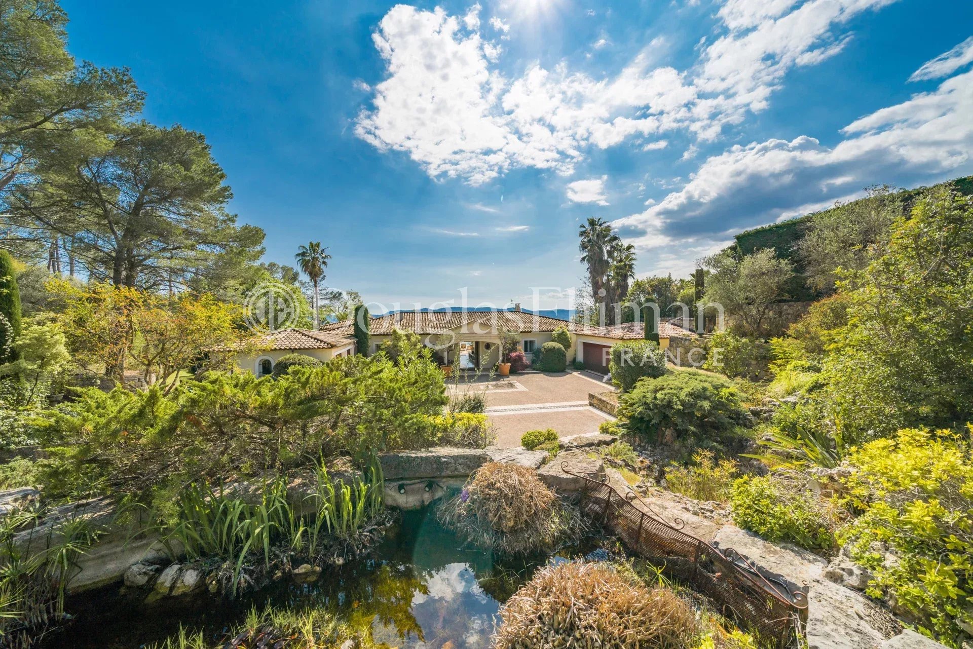 Castellaras – Superbe villa avec vue panoramique dans domaine sécurisé - Image nᵒ2