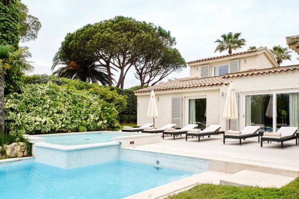 Elegant contemporary villa just a few steps from Salins Beach – Saint-Tropez — photo 2