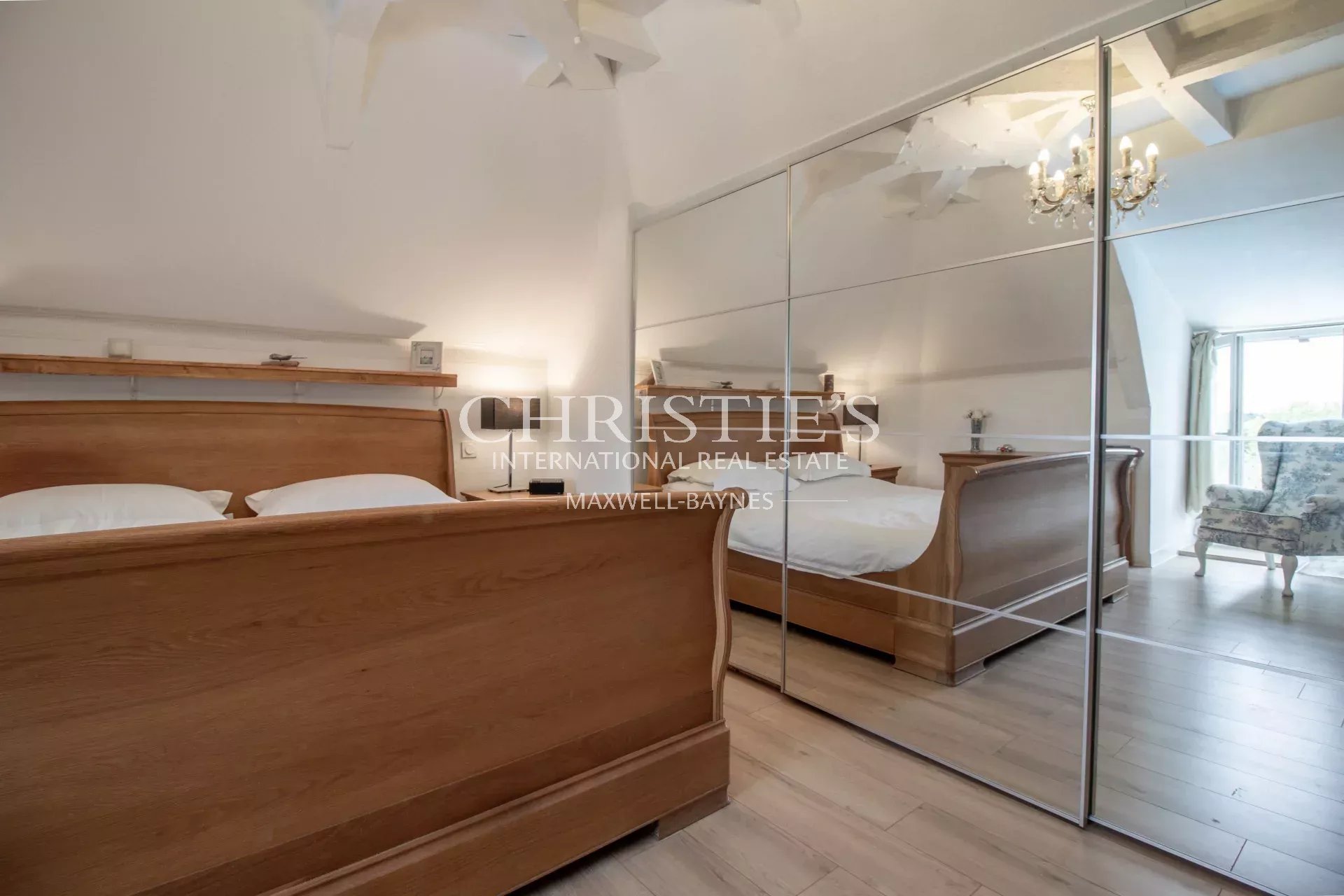 10 Bedroom Villa/Townhouse's Image 14