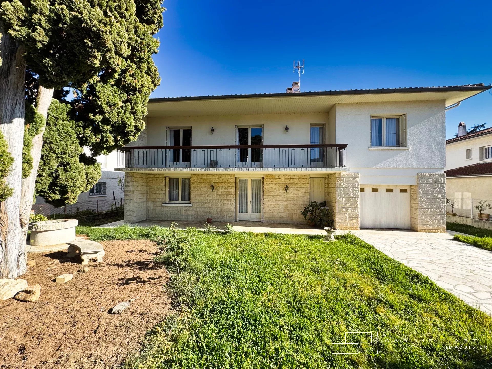 Agence immobilière de 