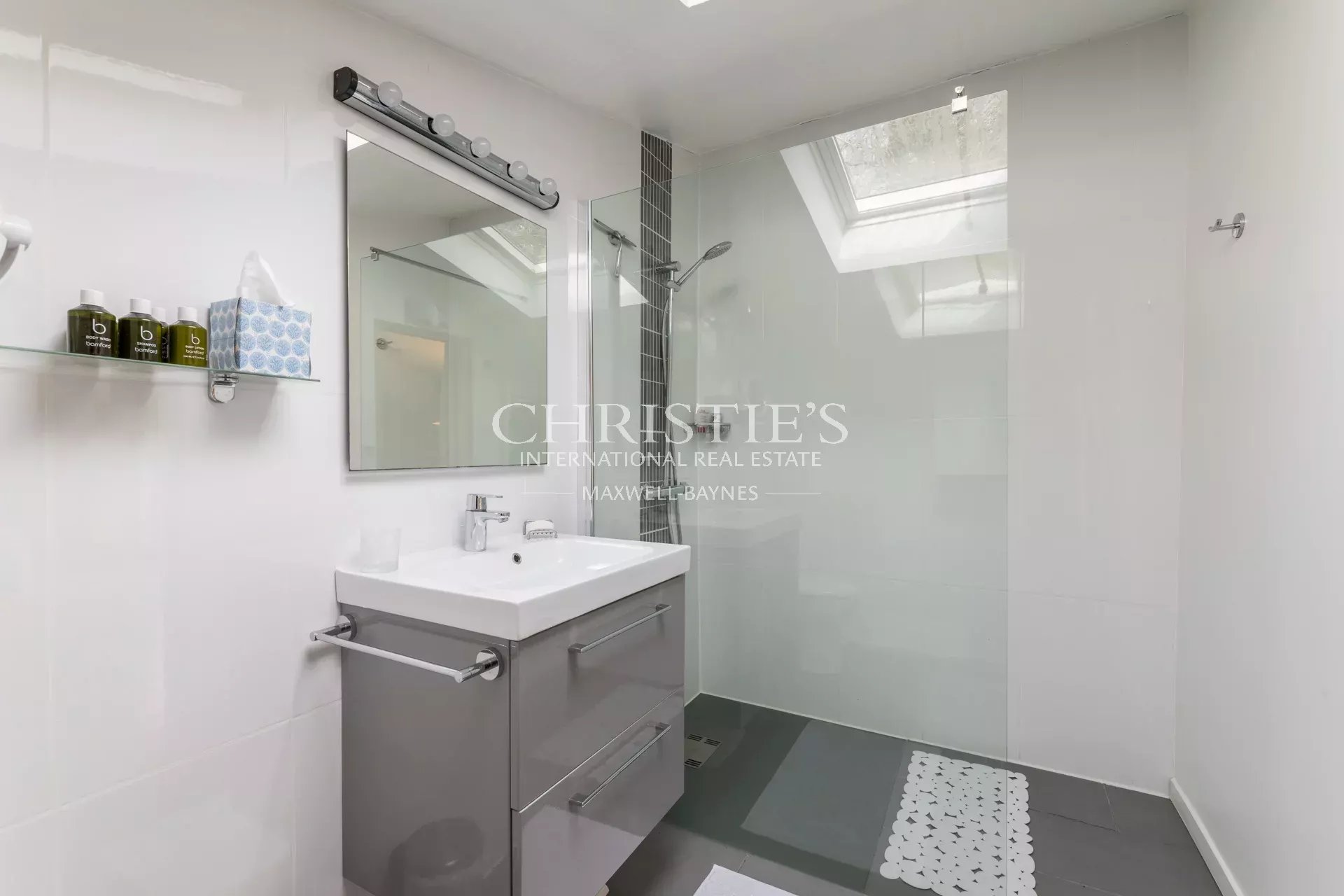 5 Bedroom Villa/Townhouse's Image 27