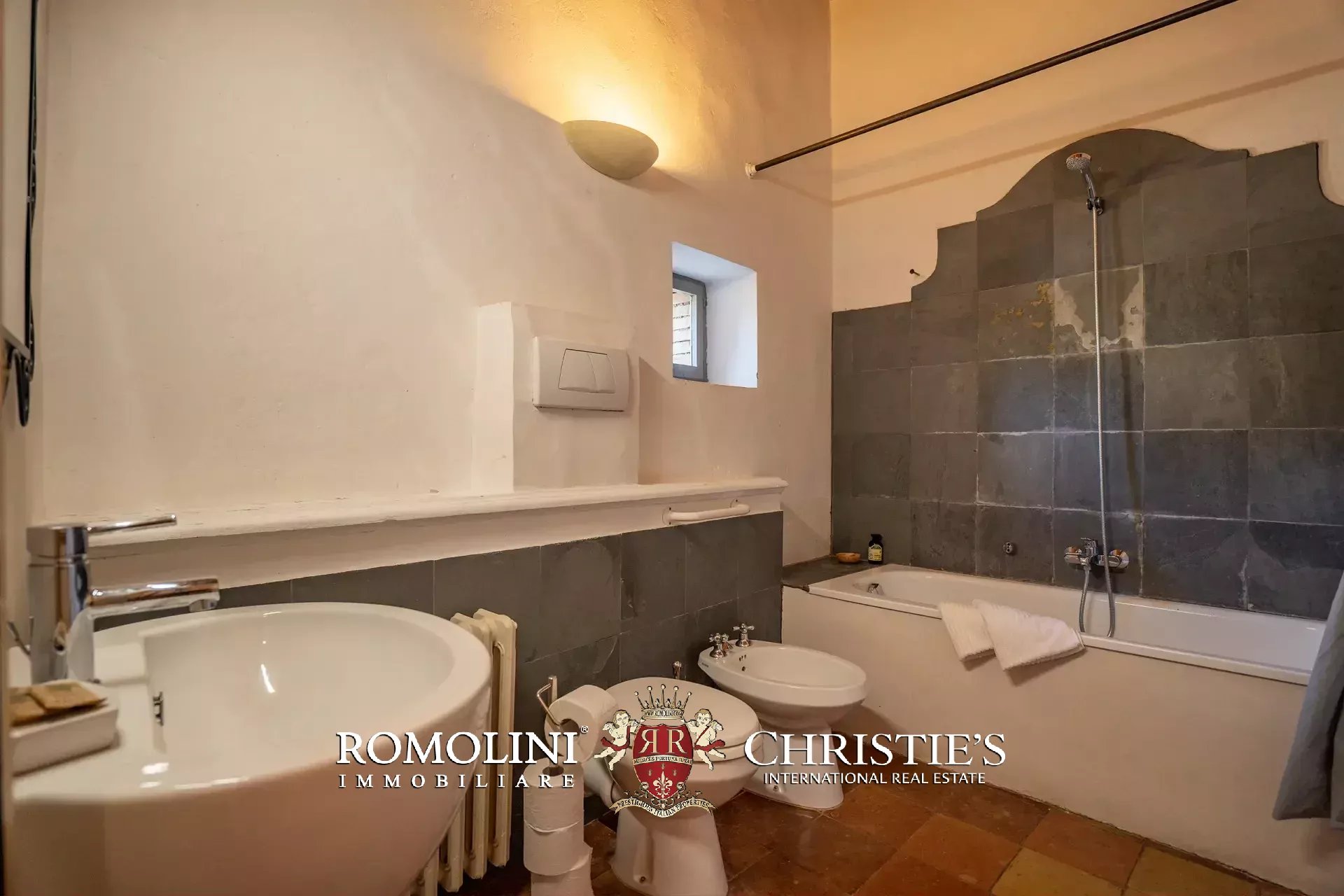 10 Bedroom Villa/Townhouse's Image 87
