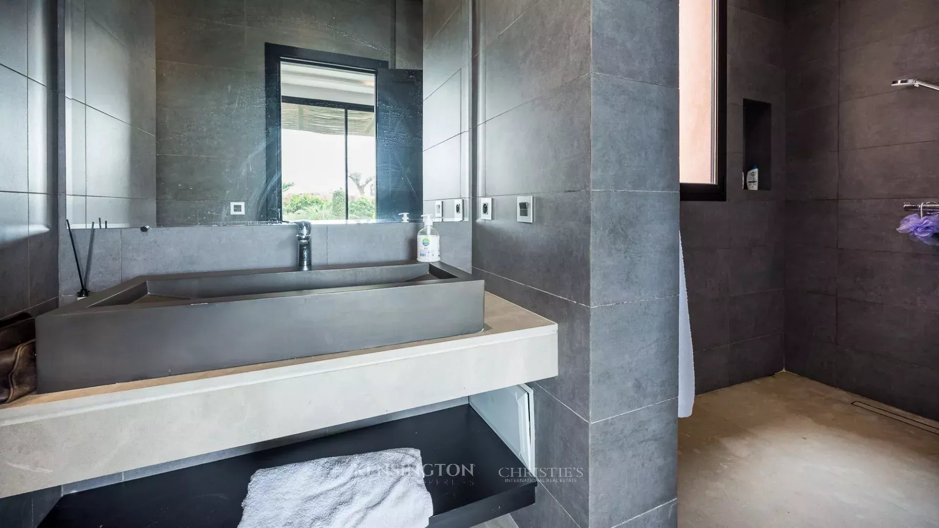 6 Bedroom Villa/Townhouse's Image 21