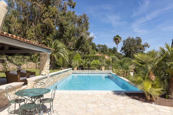 Charming villa in a peaceful setting within walking distance of the village of Vence — photo 3