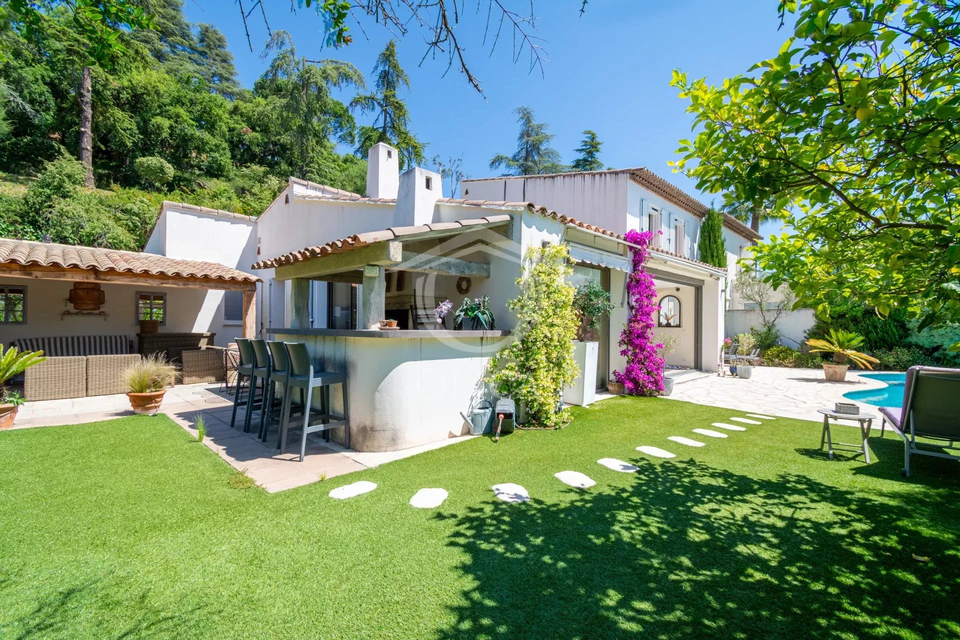 Villa - Estate in the hills above Vaugrenier