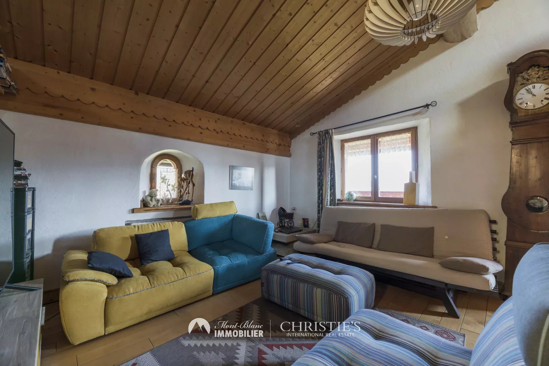5 Bedroom Villa/Townhouse's Image 3