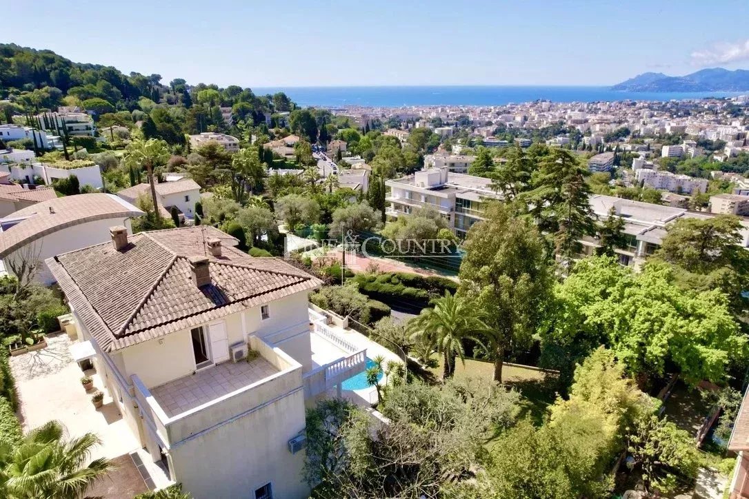 Photo of Villa for sale in Le Cannet sea view