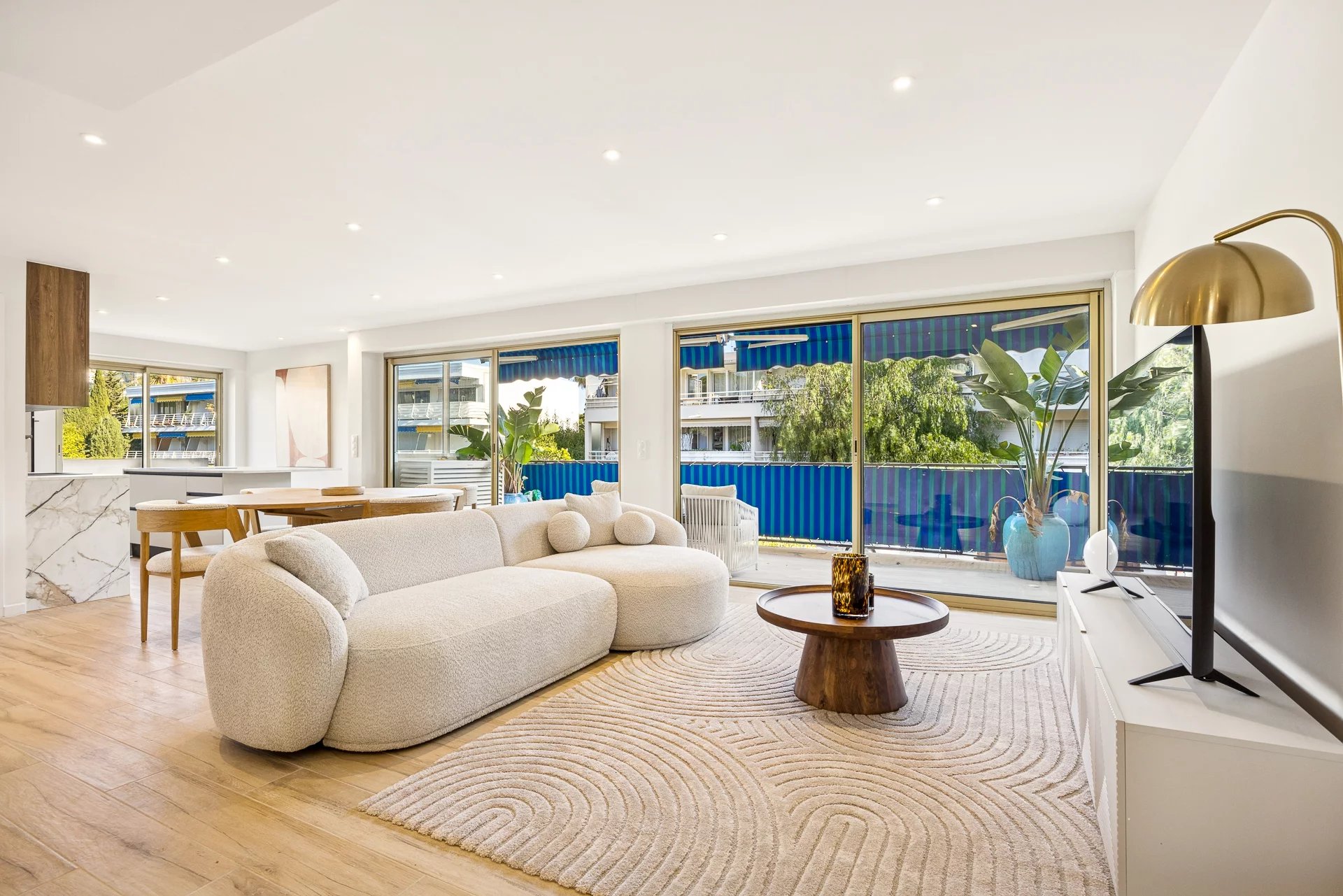 Sale Apartment Cannes Pointe Croisette