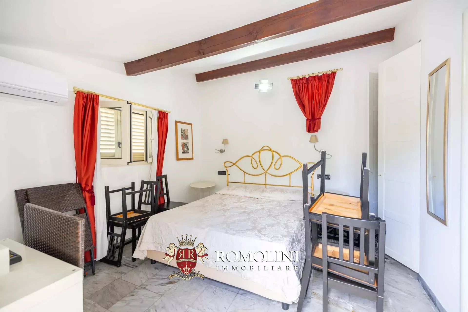 6 Bedroom Villa/Townhouse's Image 46
