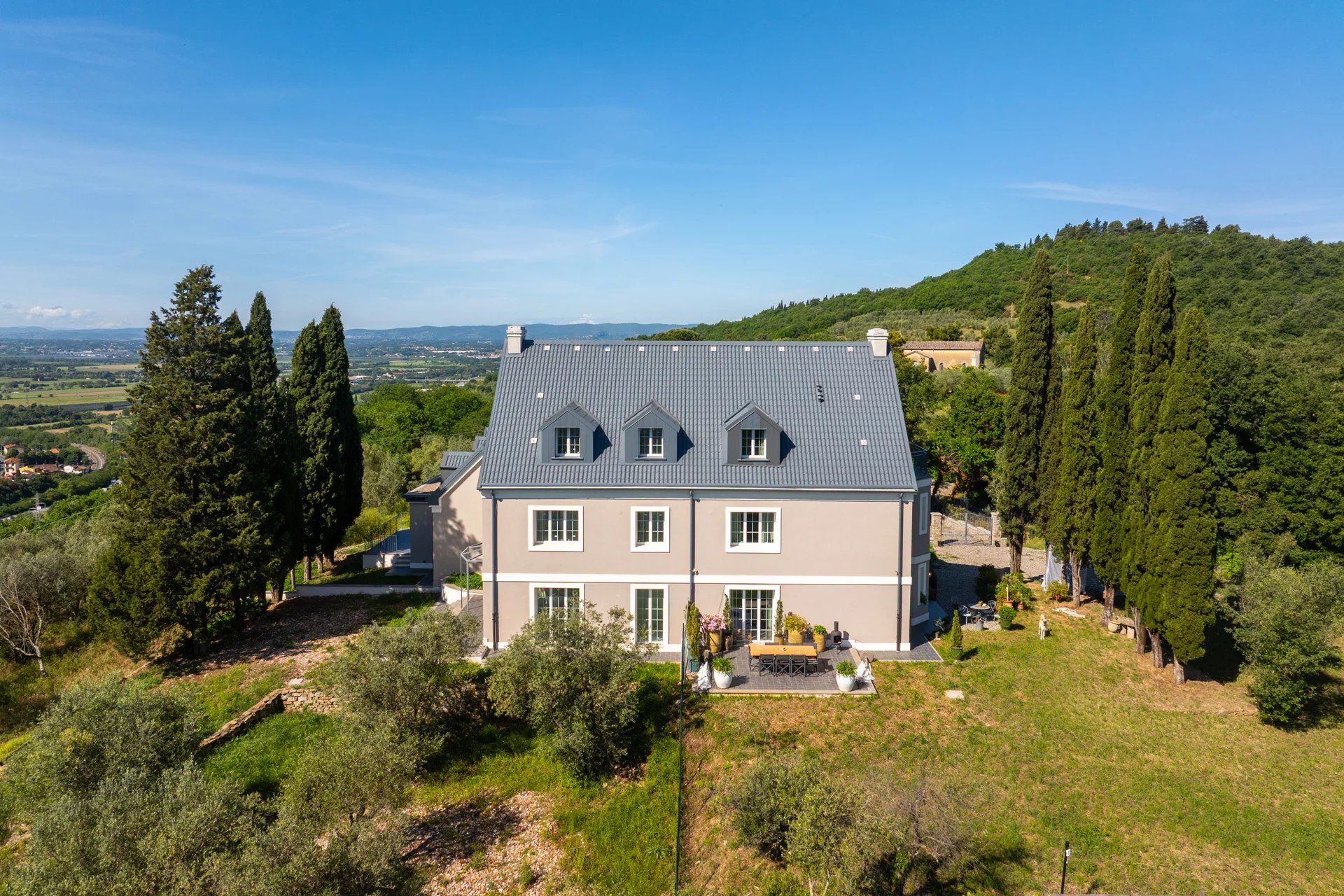  APPARTAMENTO CONTEMPORANEO IN VENDITA AD AREZZO, TOSCANA