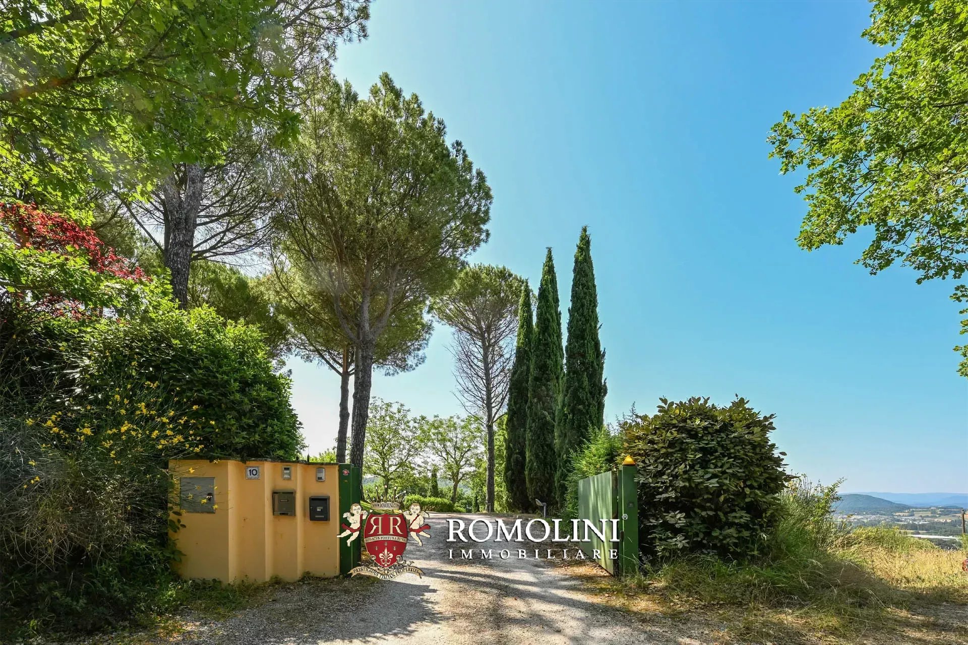 3 Bedroom Villa/Townhouse's Image 33