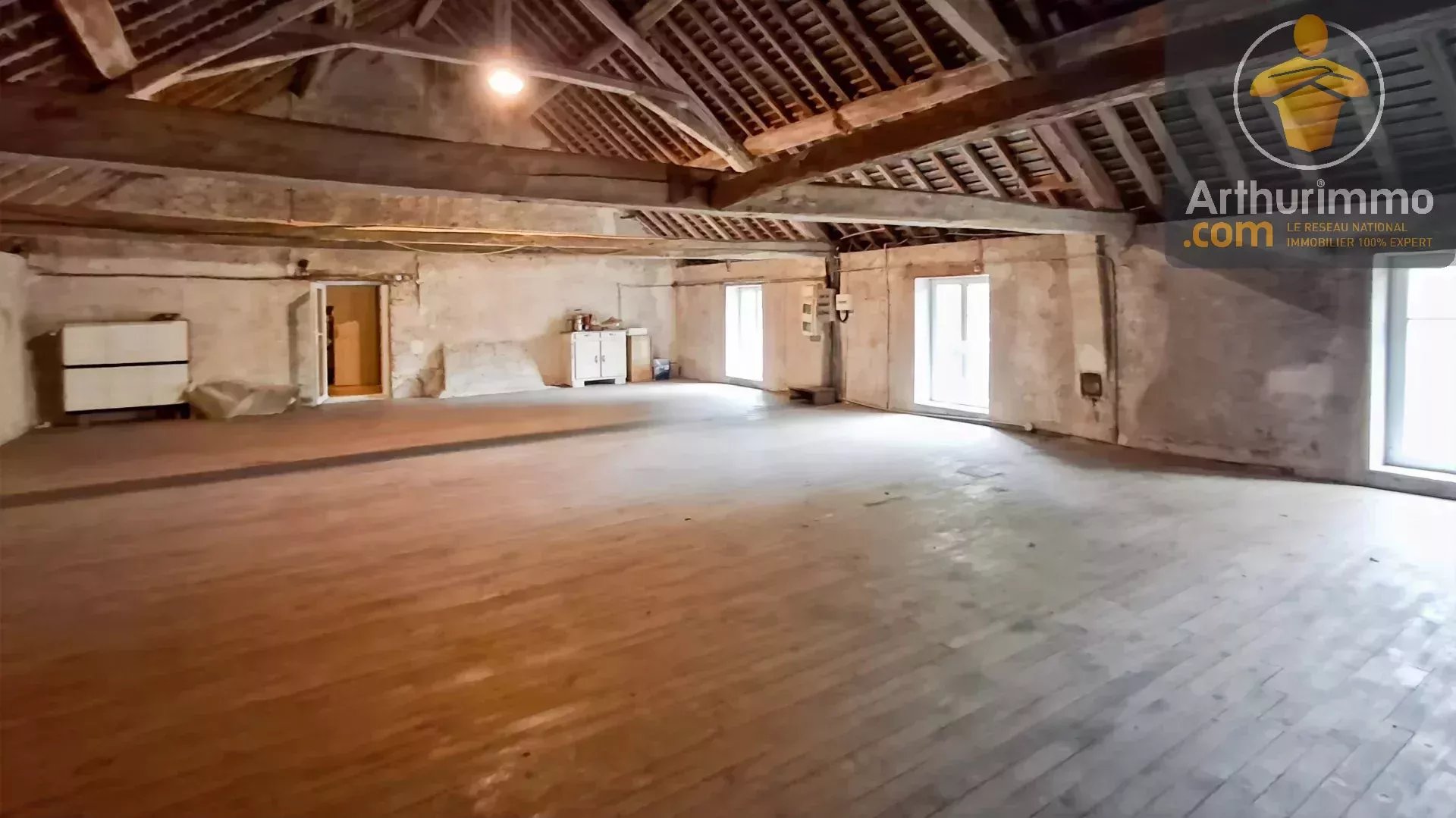 Maison de caractère avec dépendances sur 1,4 hectare arboré — photo 14
