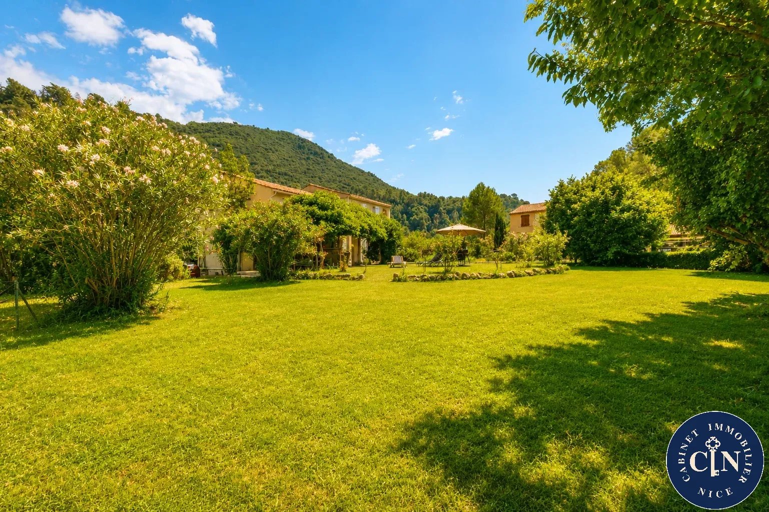 5 pièces 141 m² - Villa piscine chauffée - Le Broc — photo 20