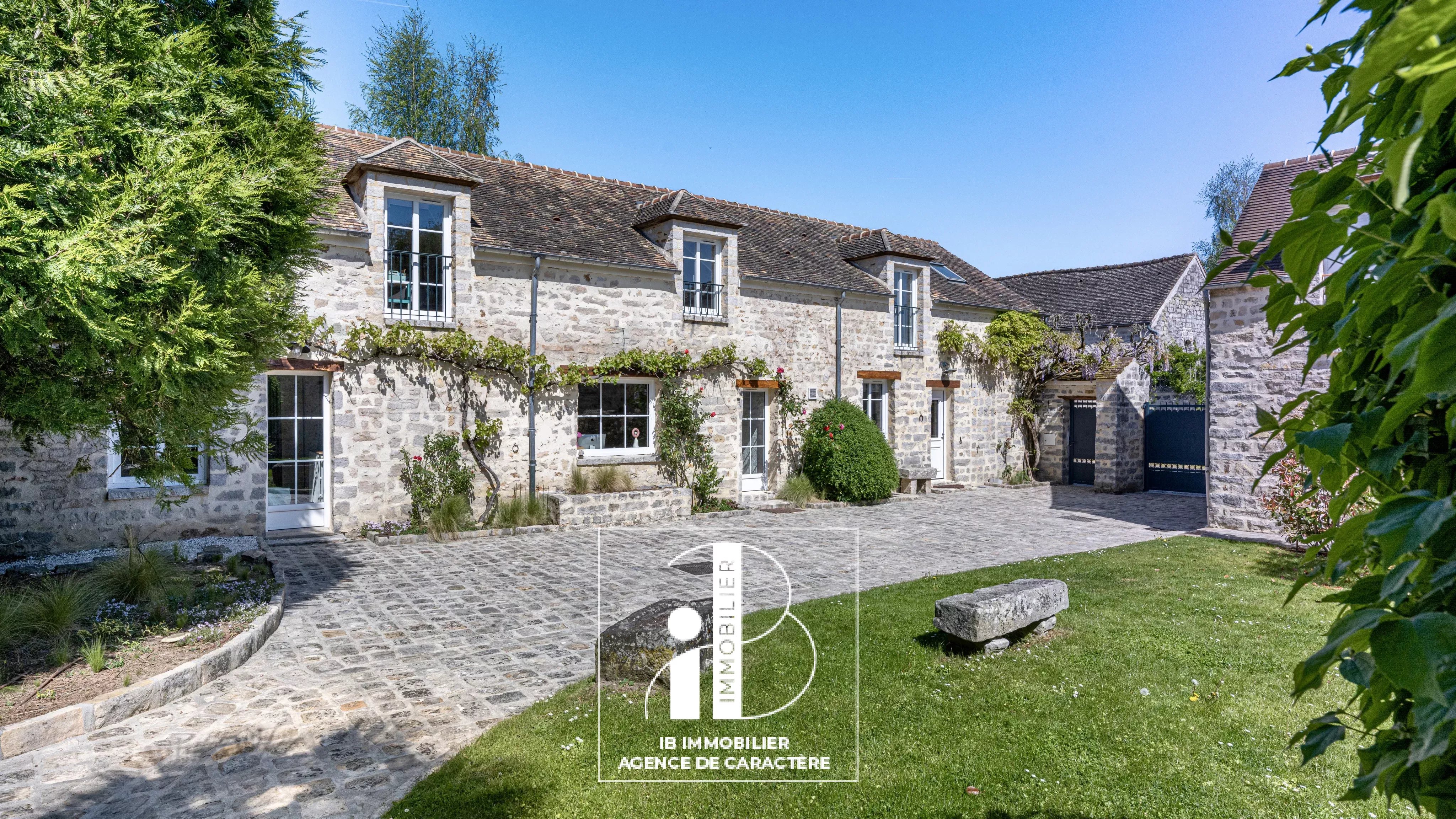 ARBONNE LA FORET - LONGERE DE 180m² AVEC DEPENDANCE de 55 m² ET JARDIN de 970m²