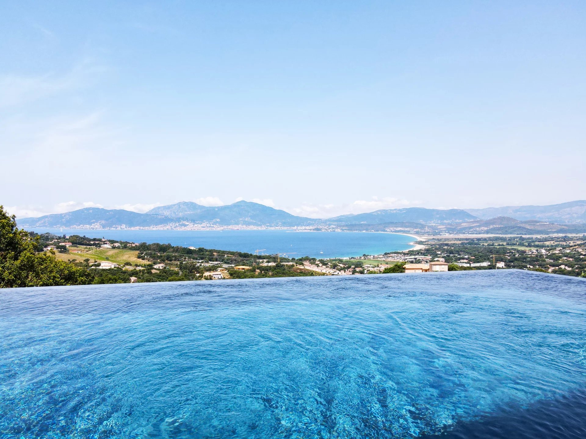 Villa BELLA- 4 chambres, piscine chauffée, vue mer panoramique