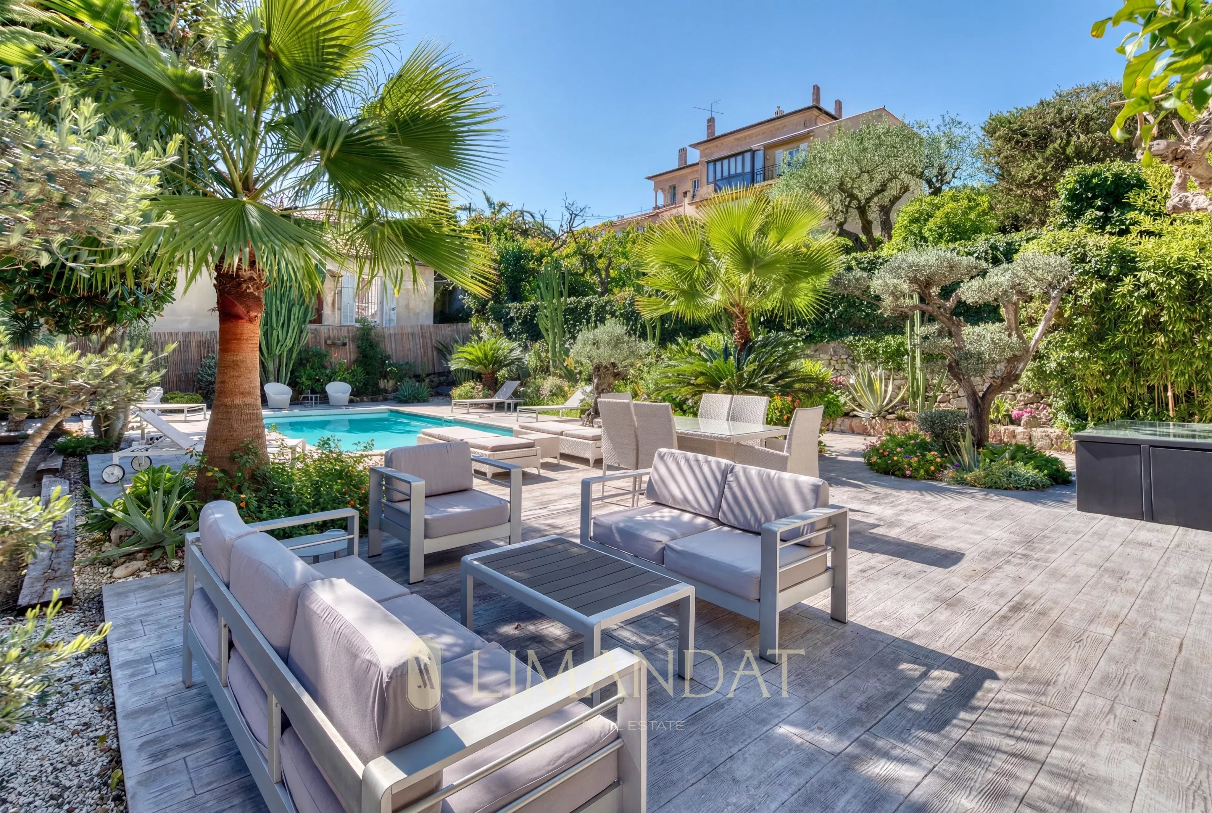 CANNES - NEAR CROISETTE - 7-BEDROOM VILLA