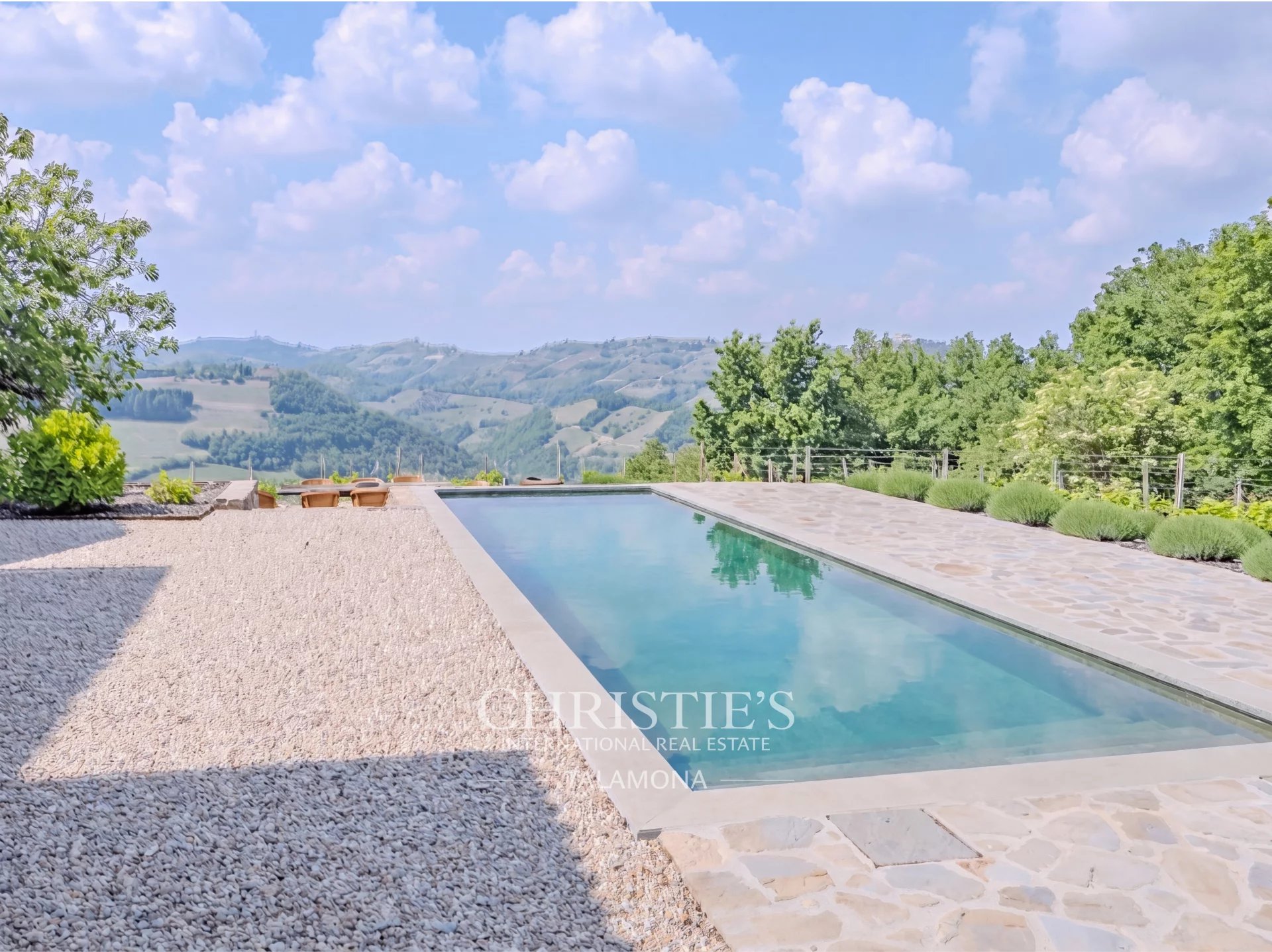 4 Bedroom Villa/Townhouse's Image 64