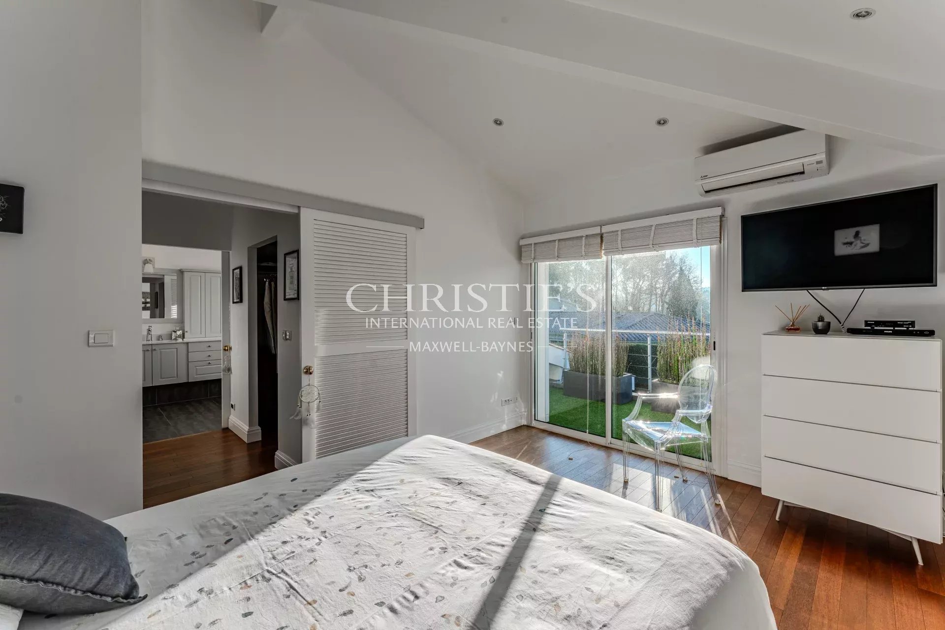 4 Bedroom Villa/Townhouse's Image 8