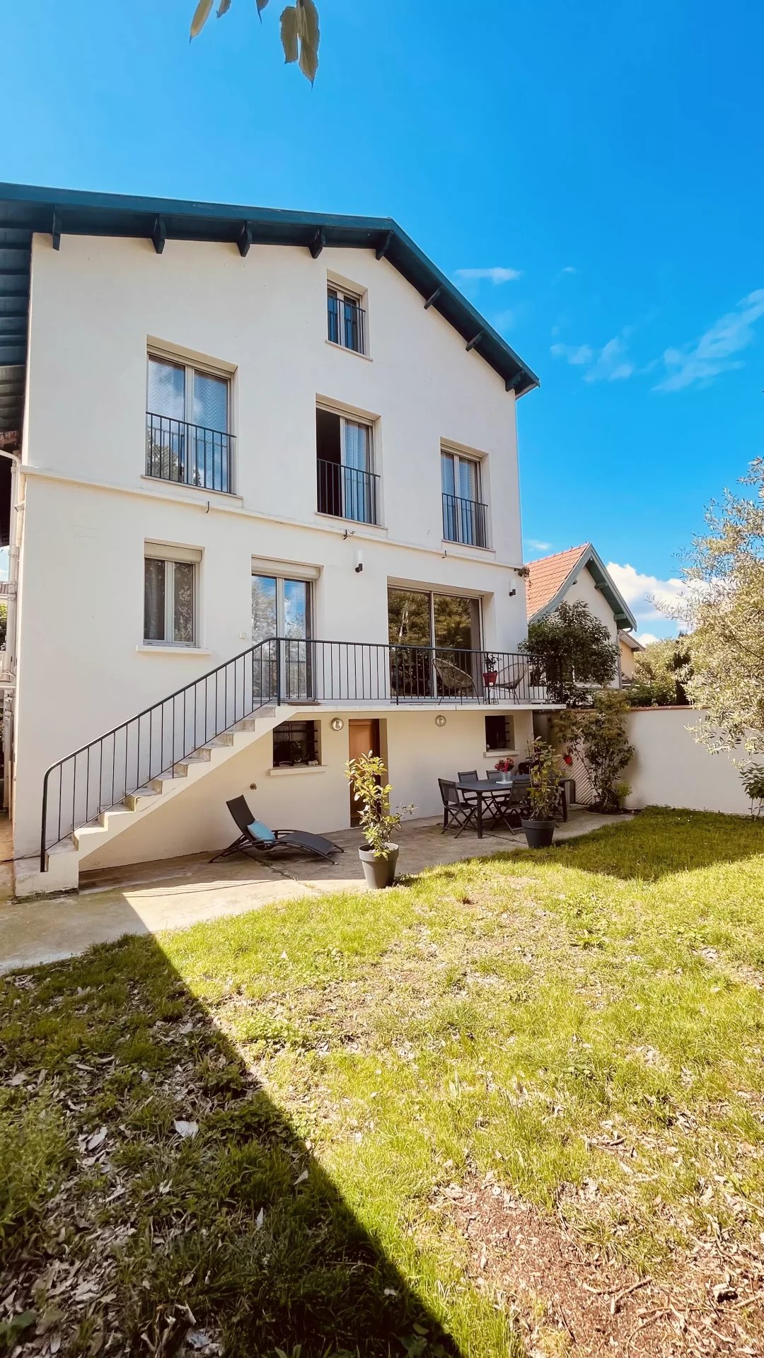 RARE – CŒUR DES MINIMES – MAGNIFIQUE MAISON  RÉNOVÉE – 6 CHAMBRES – GRAND GARAGE