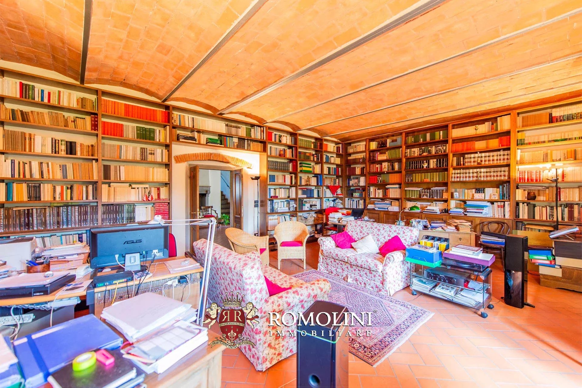 6 Bedroom Villa/Townhouse's Image 29