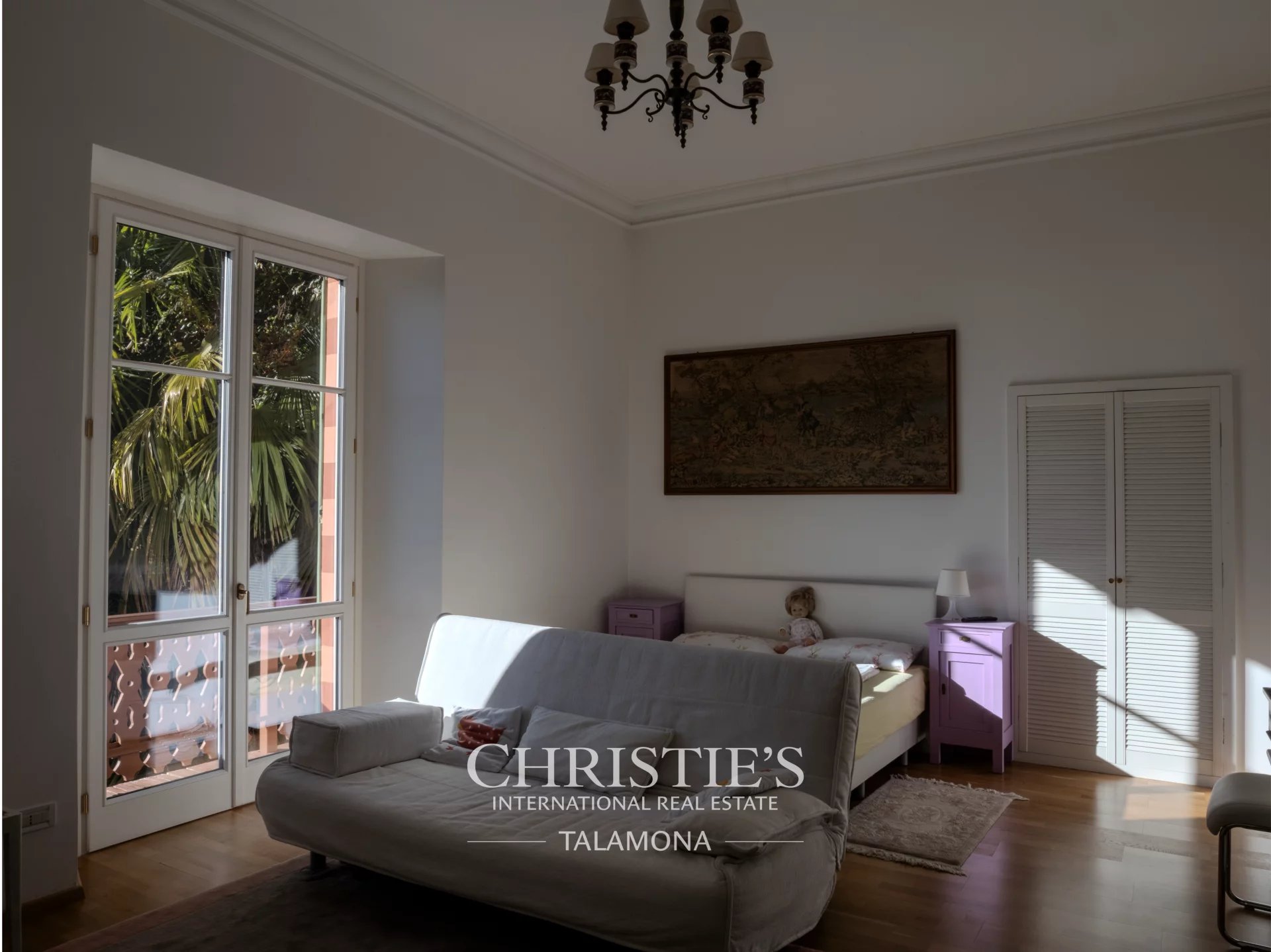 9 Bedroom Villa/Townhouse's Image 29