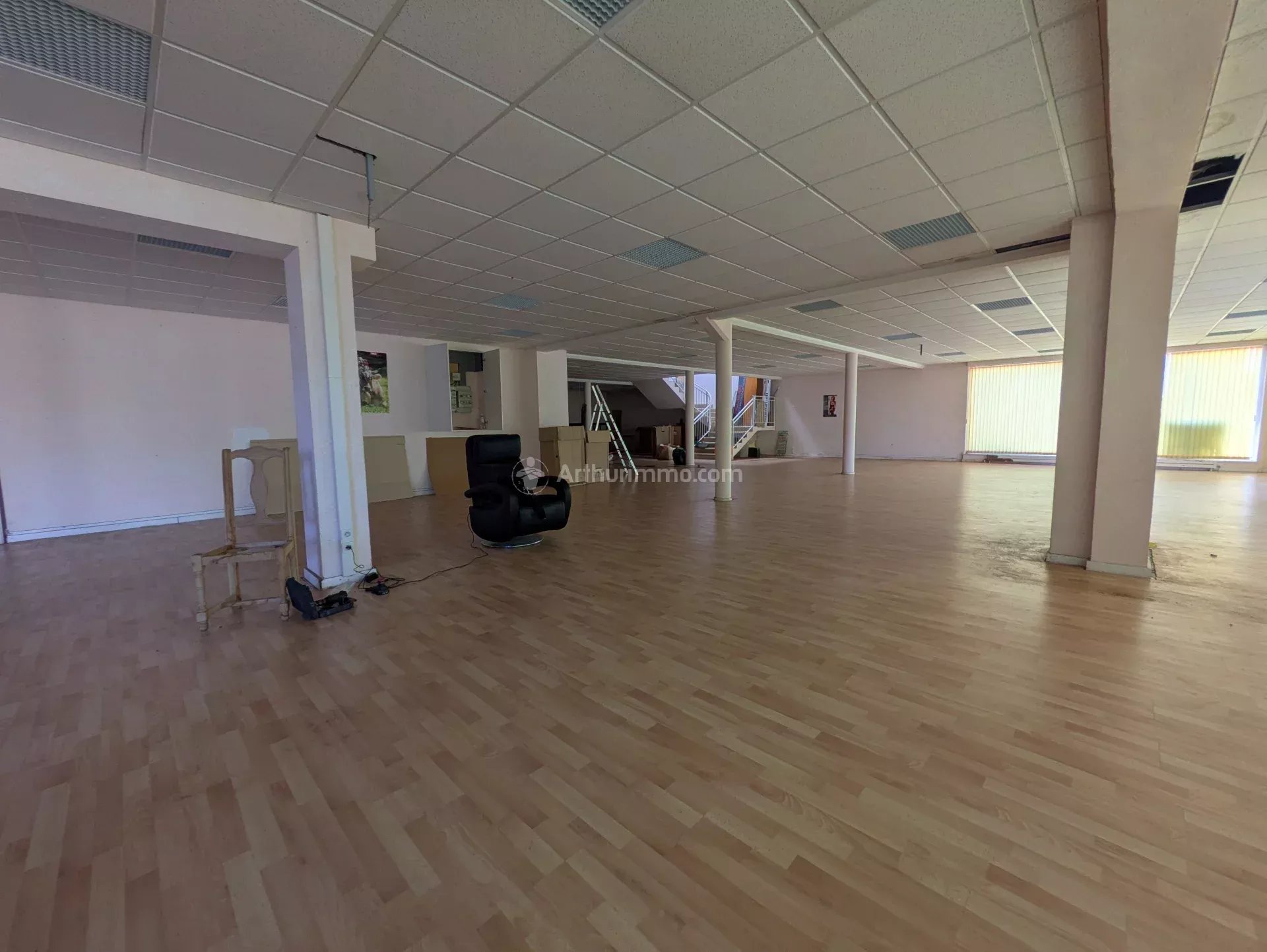 Premises 680m² — Liffol-le-Grand