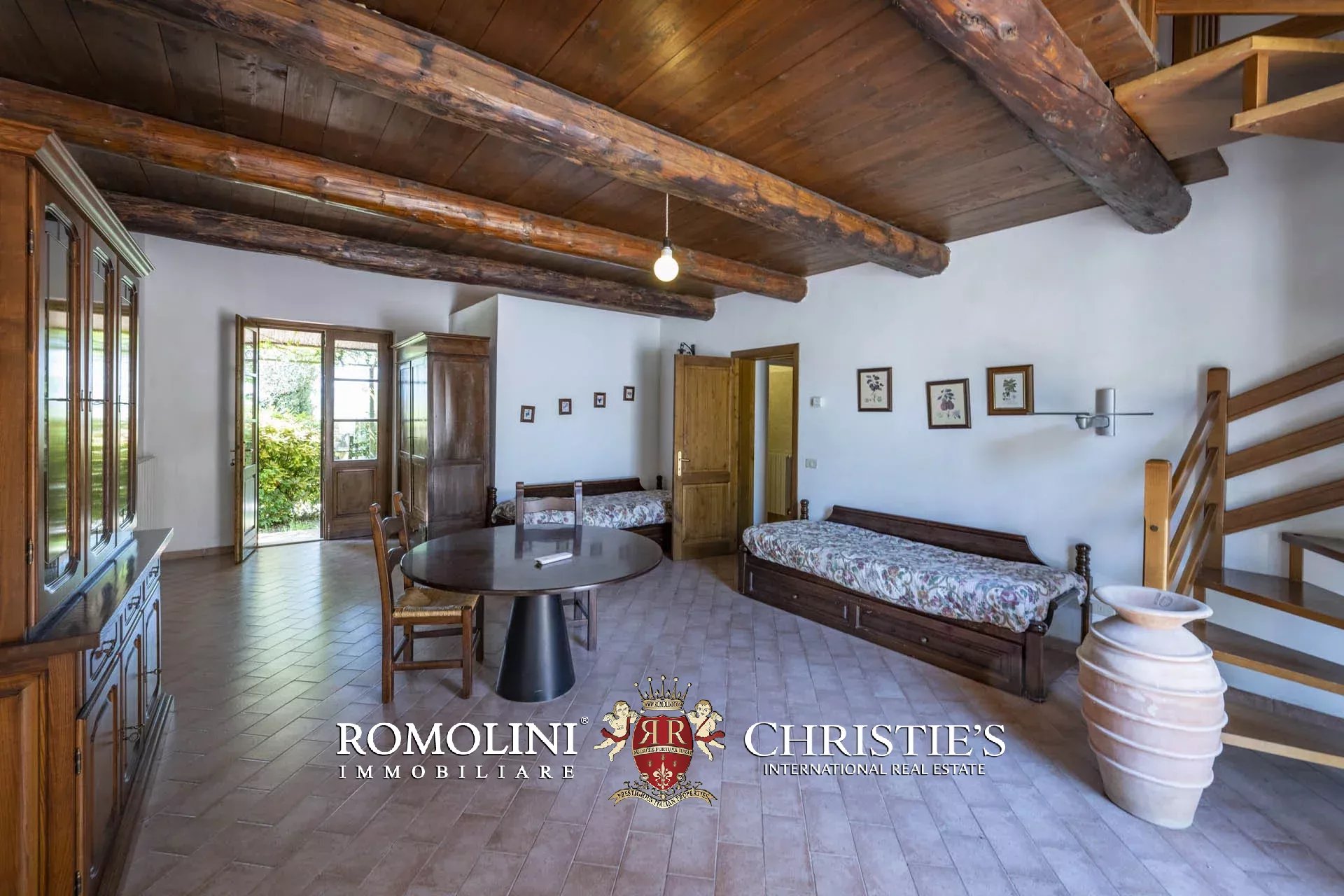 34 Bedroom Vineyard's Image 62