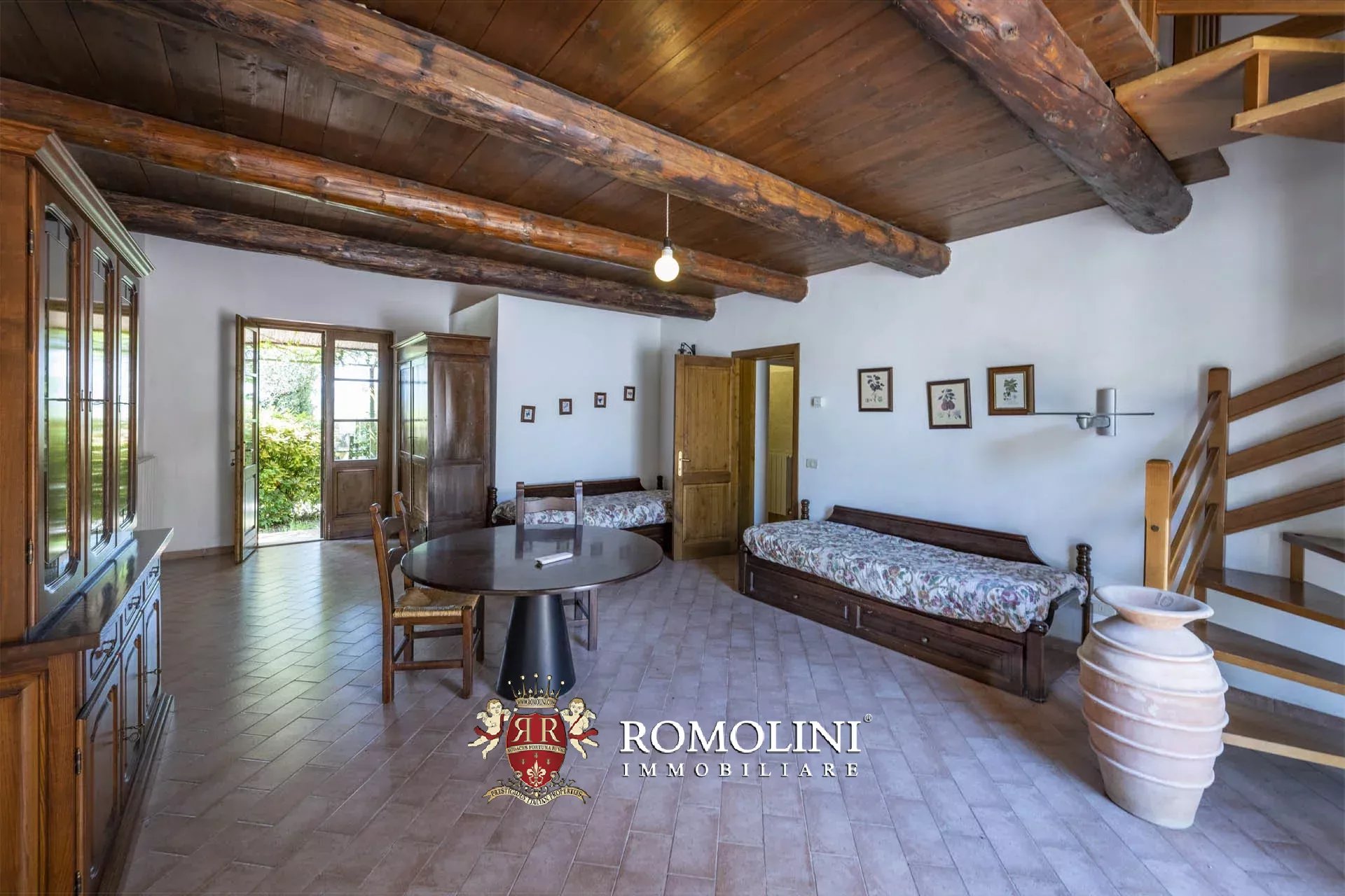 34 Bedroom Vineyard's Image 62