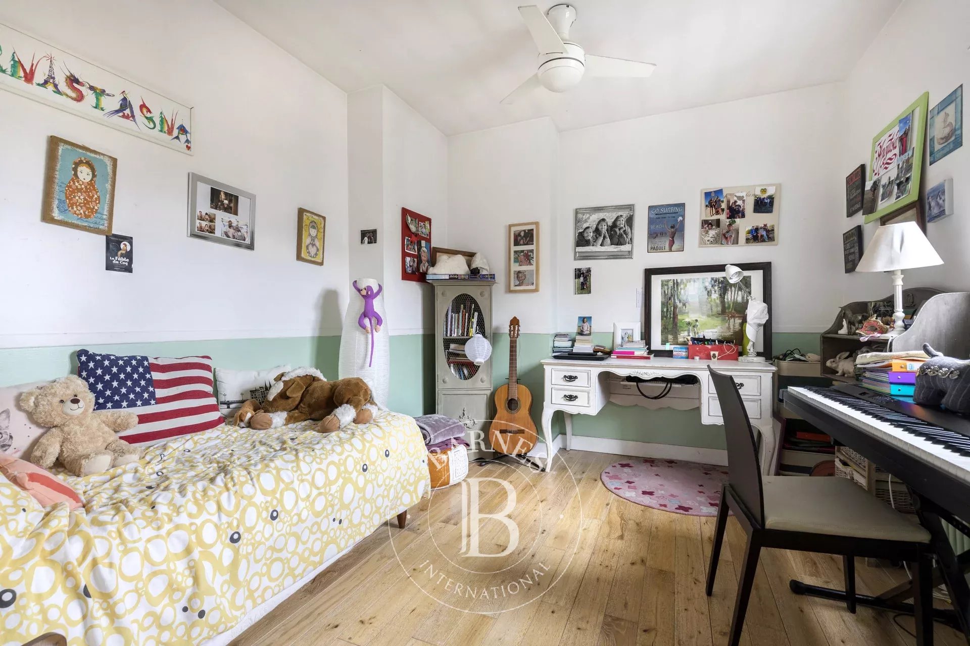 Neuilly - Argenson - Top floor - 4-5 bedroom apartment - Period charm - picture 14