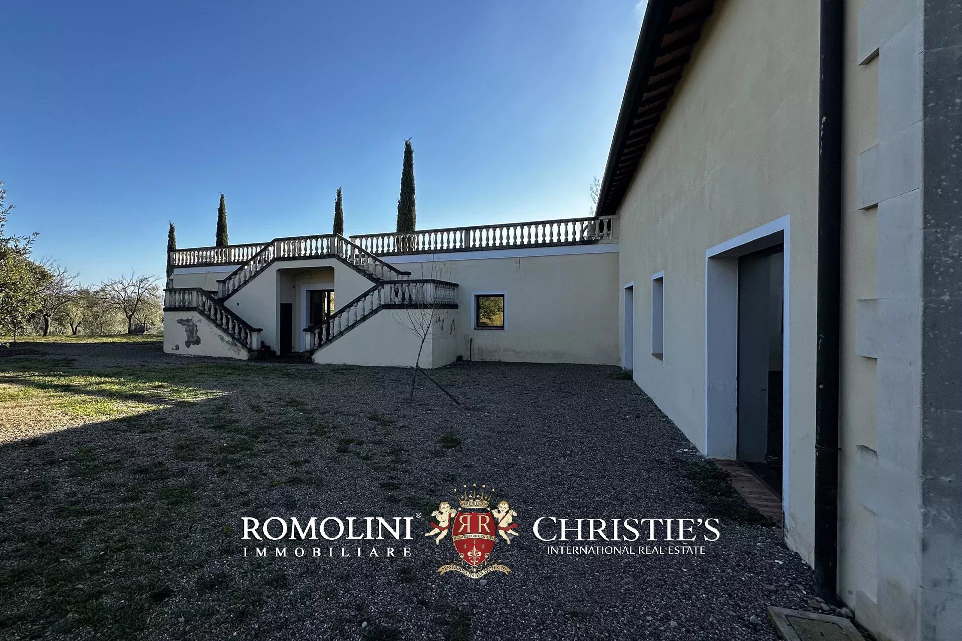8 Bedroom Vineyard's Image 20
