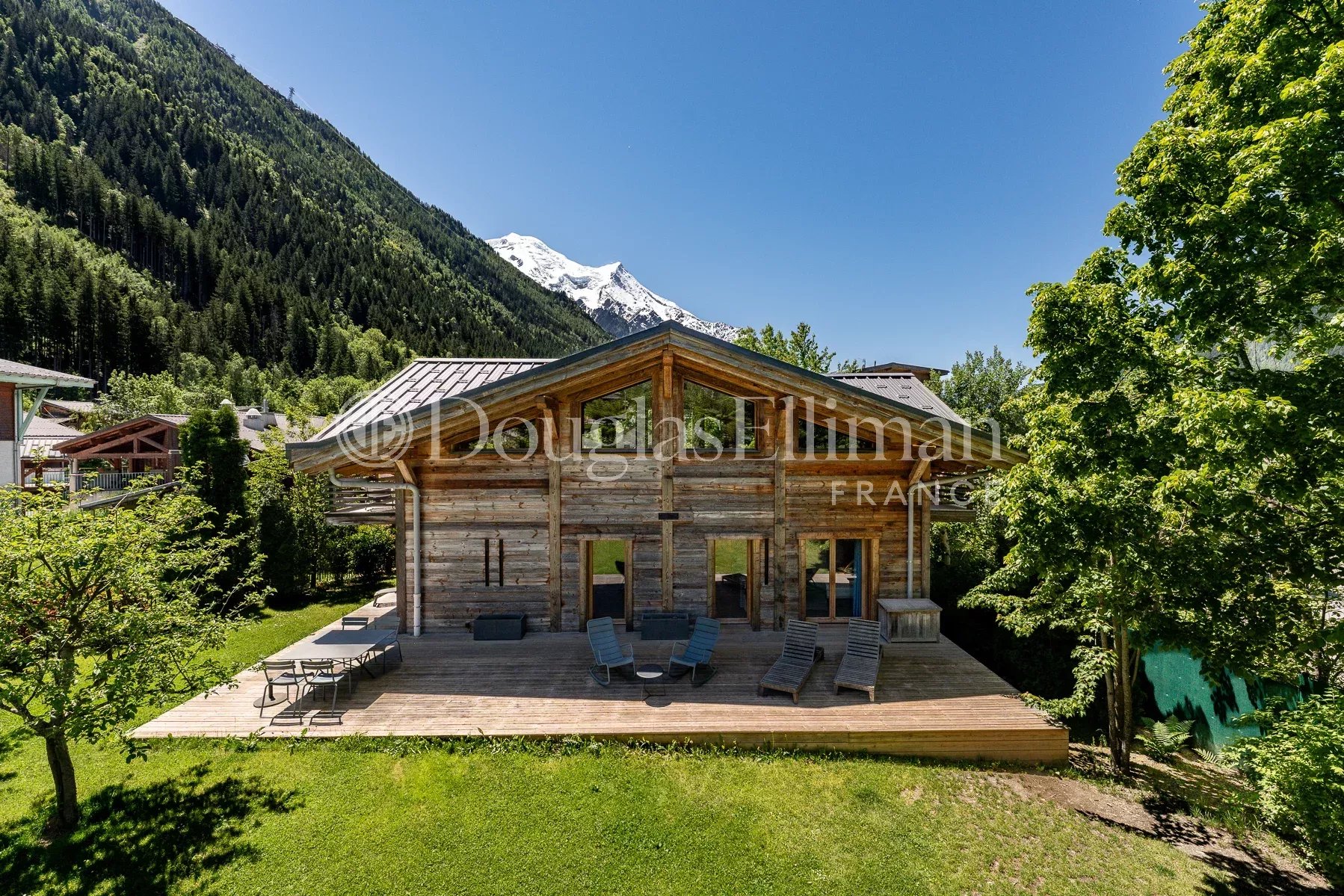 CHAMONIX – A recently built 4-bedroom chalet at the foot of Les Planards ski area - Picture n°3