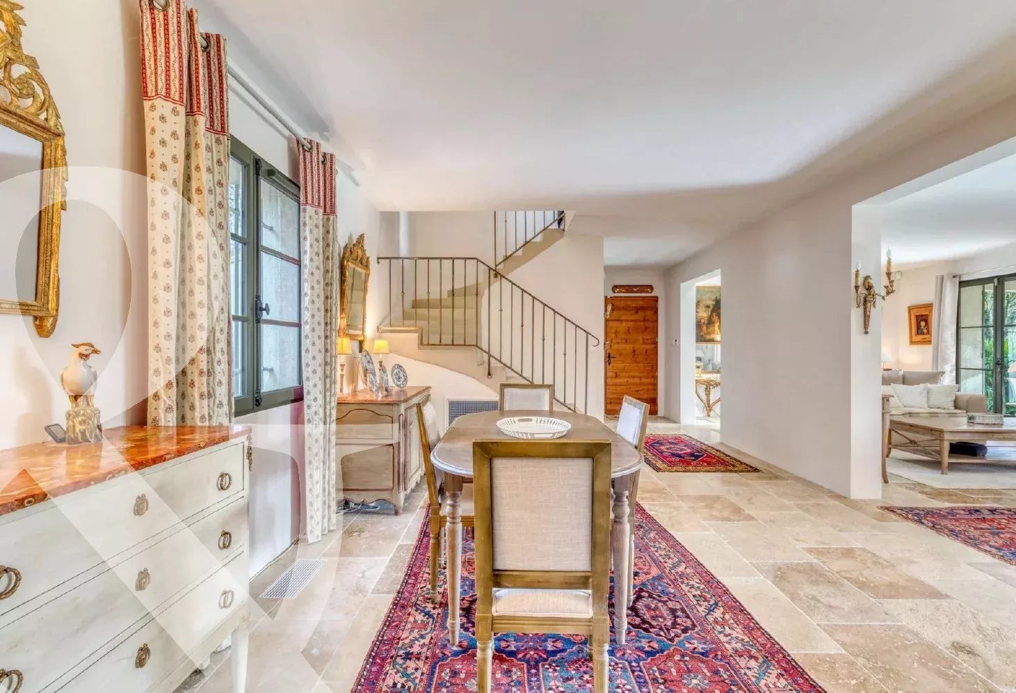 AU CALME DANS UN TRES BEAU PARC