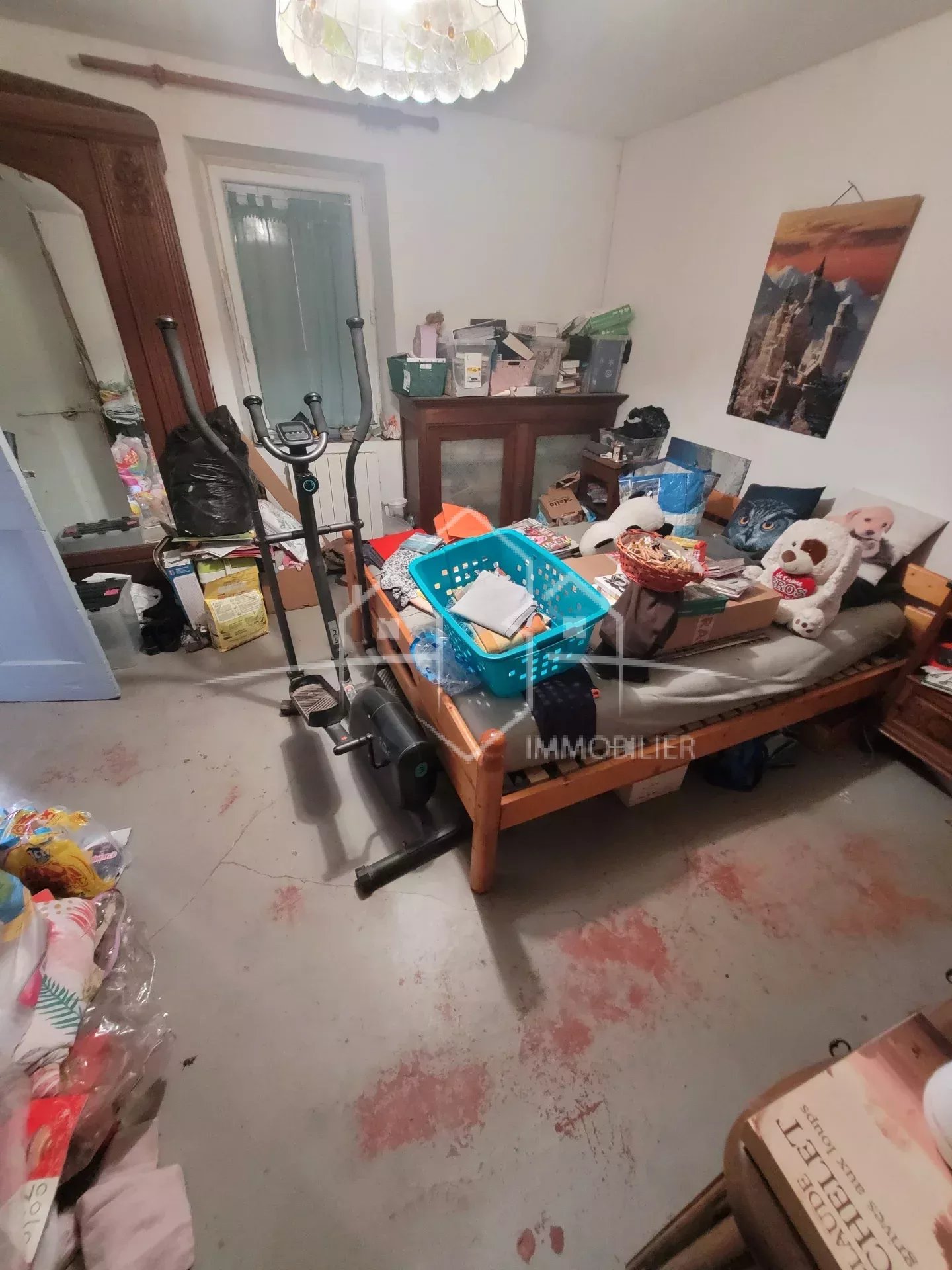 ANNEYRON, maison 2 pièces à rénover avec dépendances