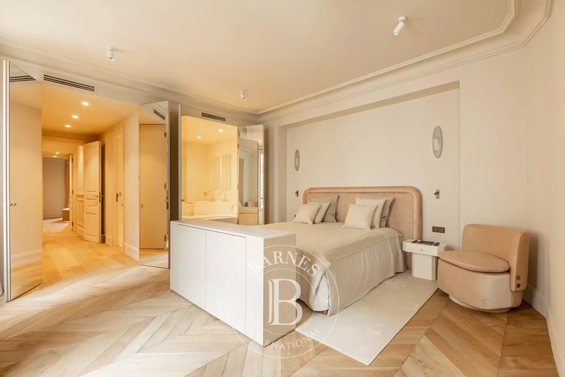 Paris  - Apartment 3 Bedrooms - picture 12