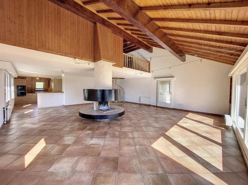 Opportunité pour Investisseurs : Immeuble avec 3 Appartements Spacieux !